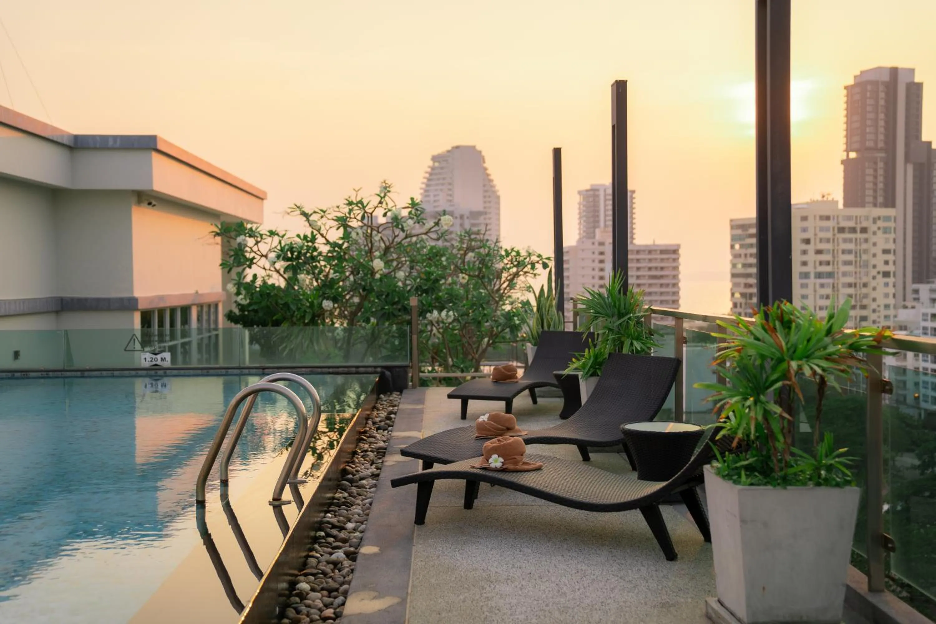 Swimming pool in Royal Prince Resort Pattaya