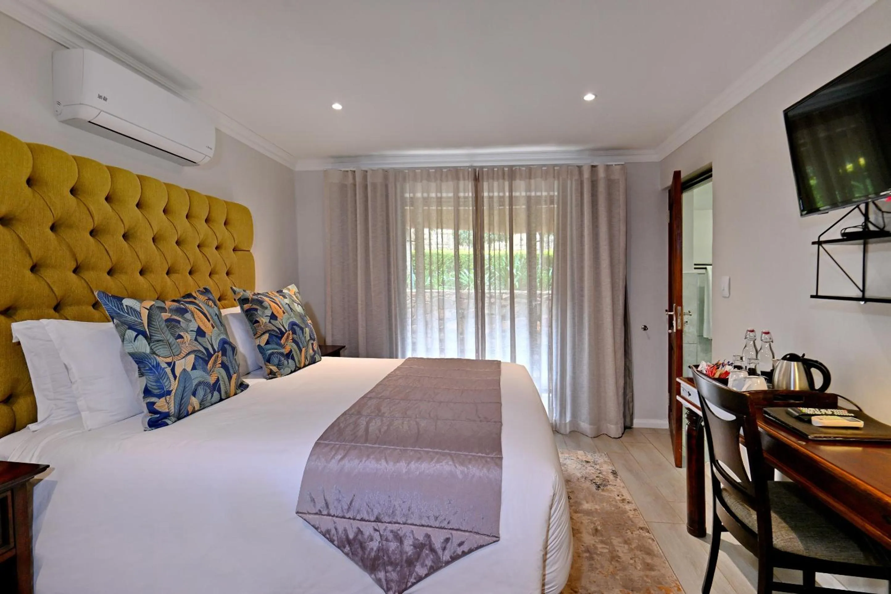 Bed in Black Eagle Hotel & Spa