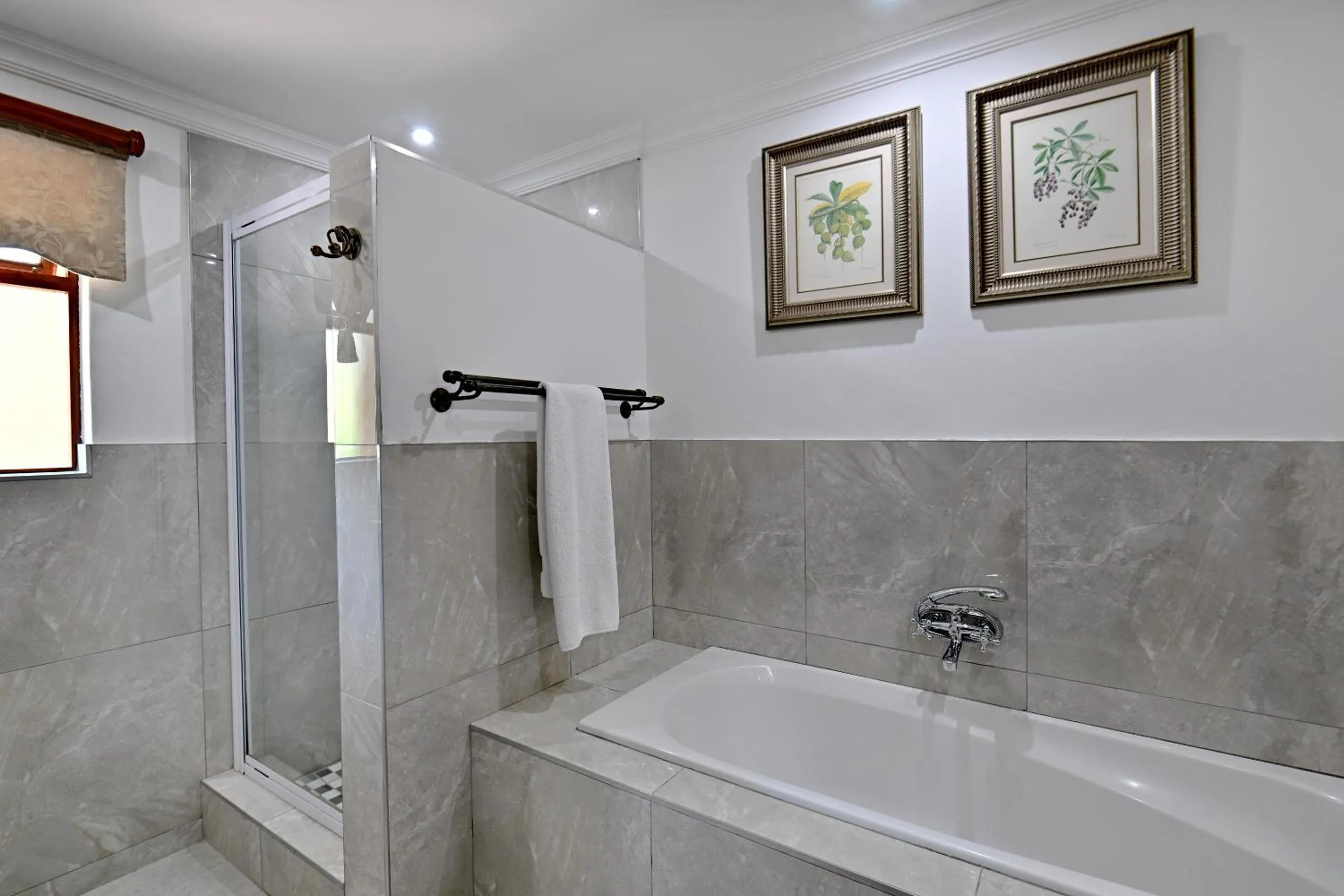 Shower in Black Eagle Hotel & Spa