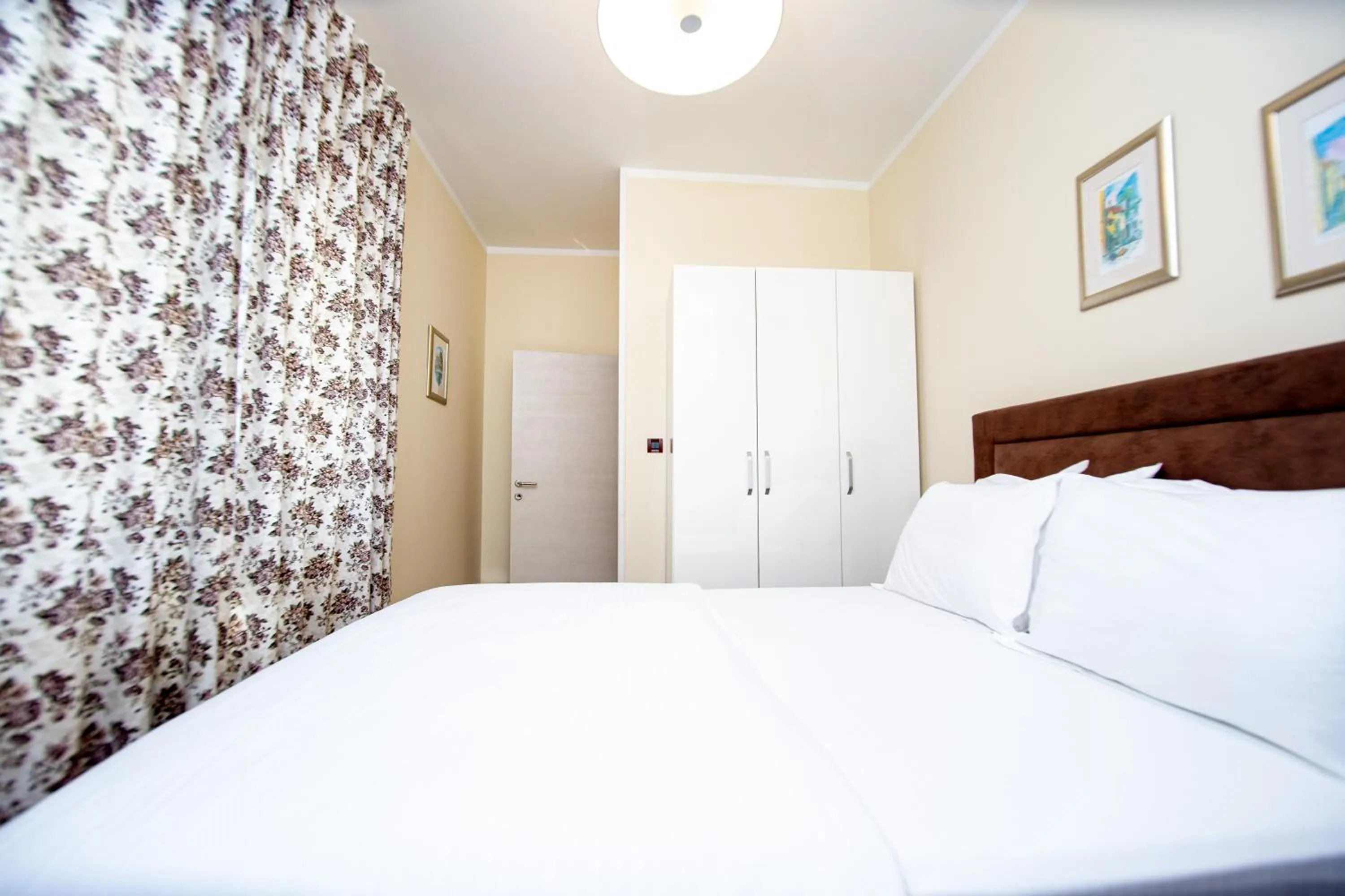 Bedroom, Bed in Hotel Opera Jaz