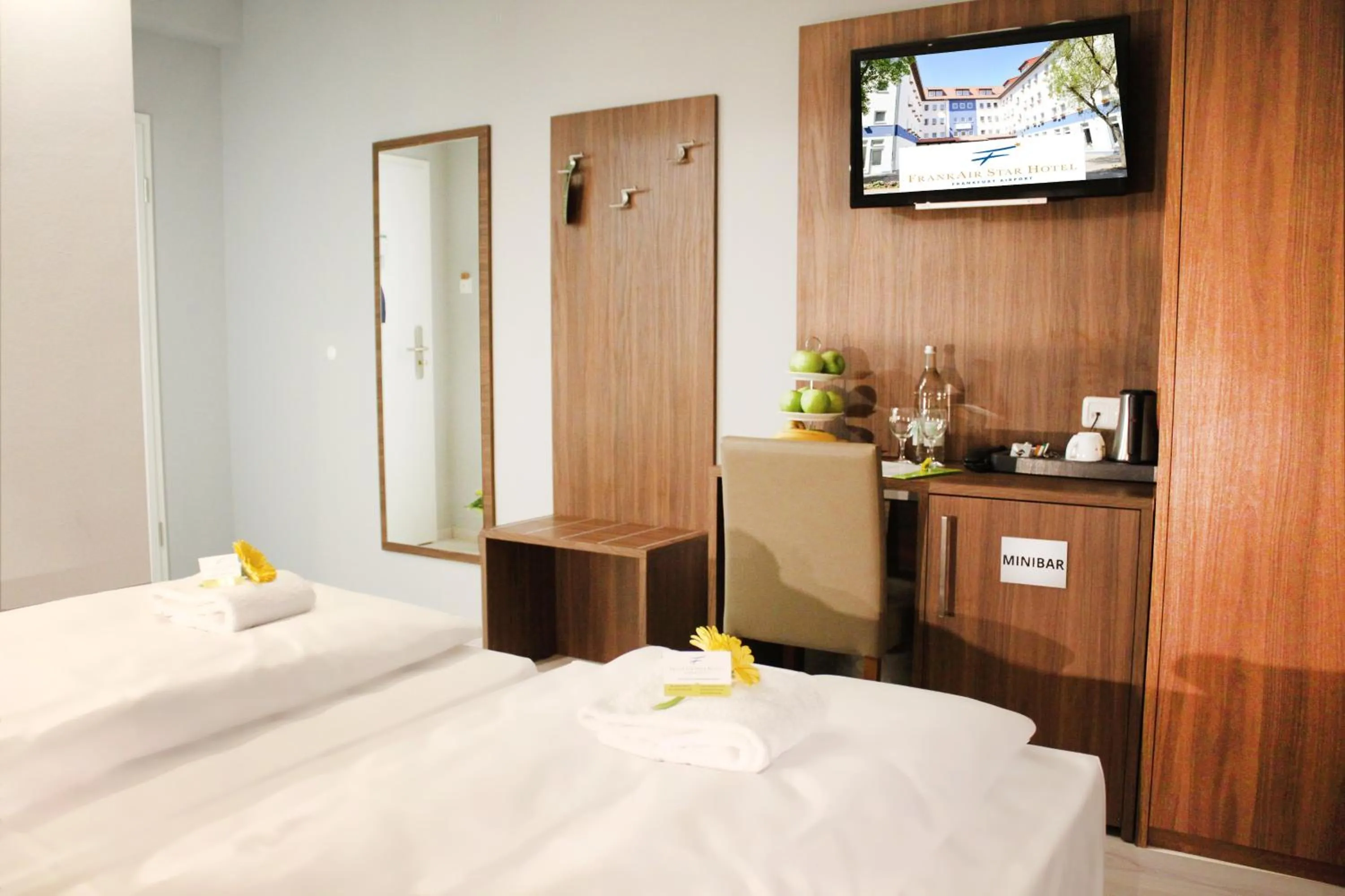 TV and multimedia, Bed in Anor Hotel & Conference Center Frankfurt Airport