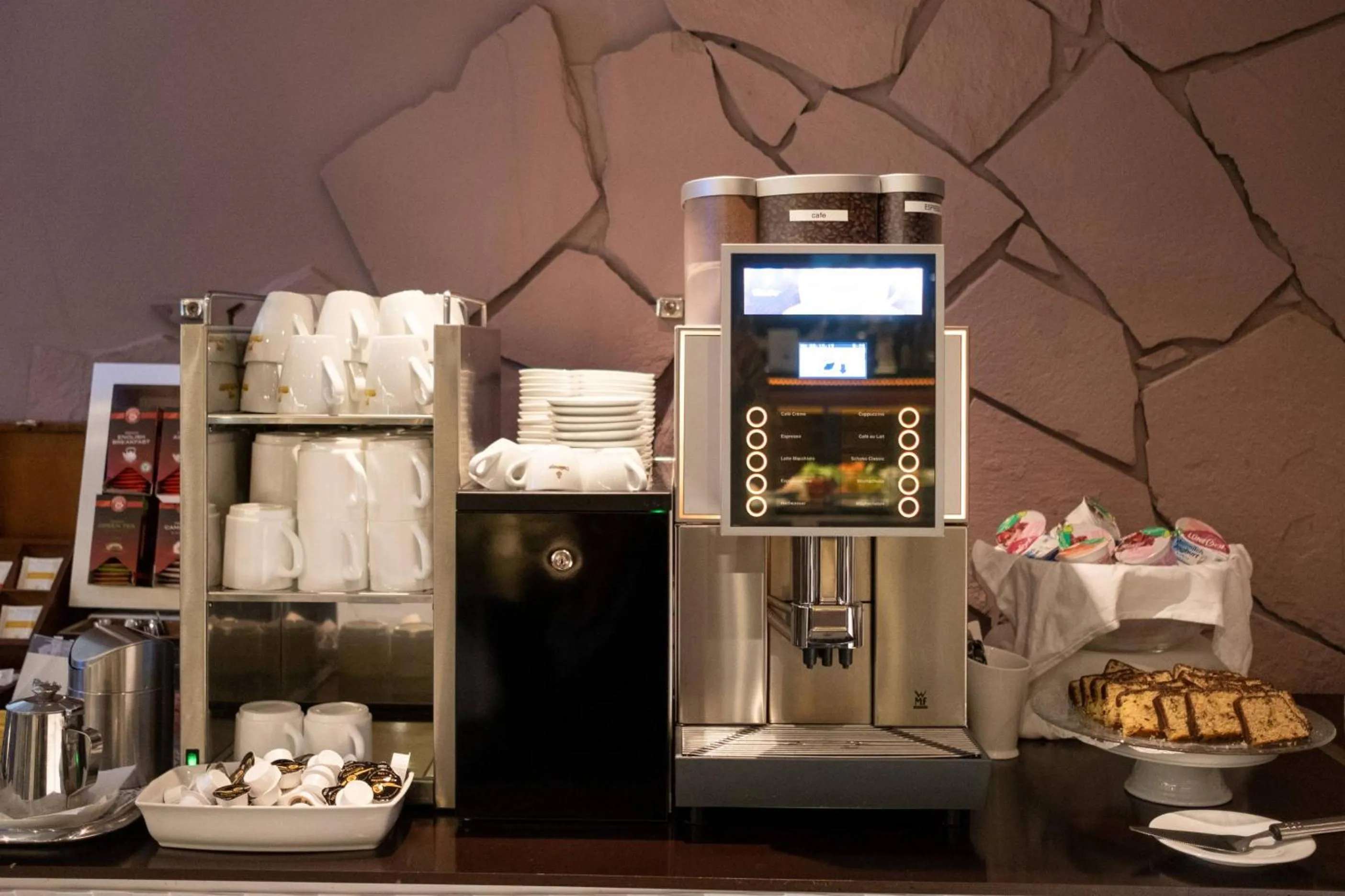 Breakfast in Anor Hotel & Conference Center Frankfurt Airport