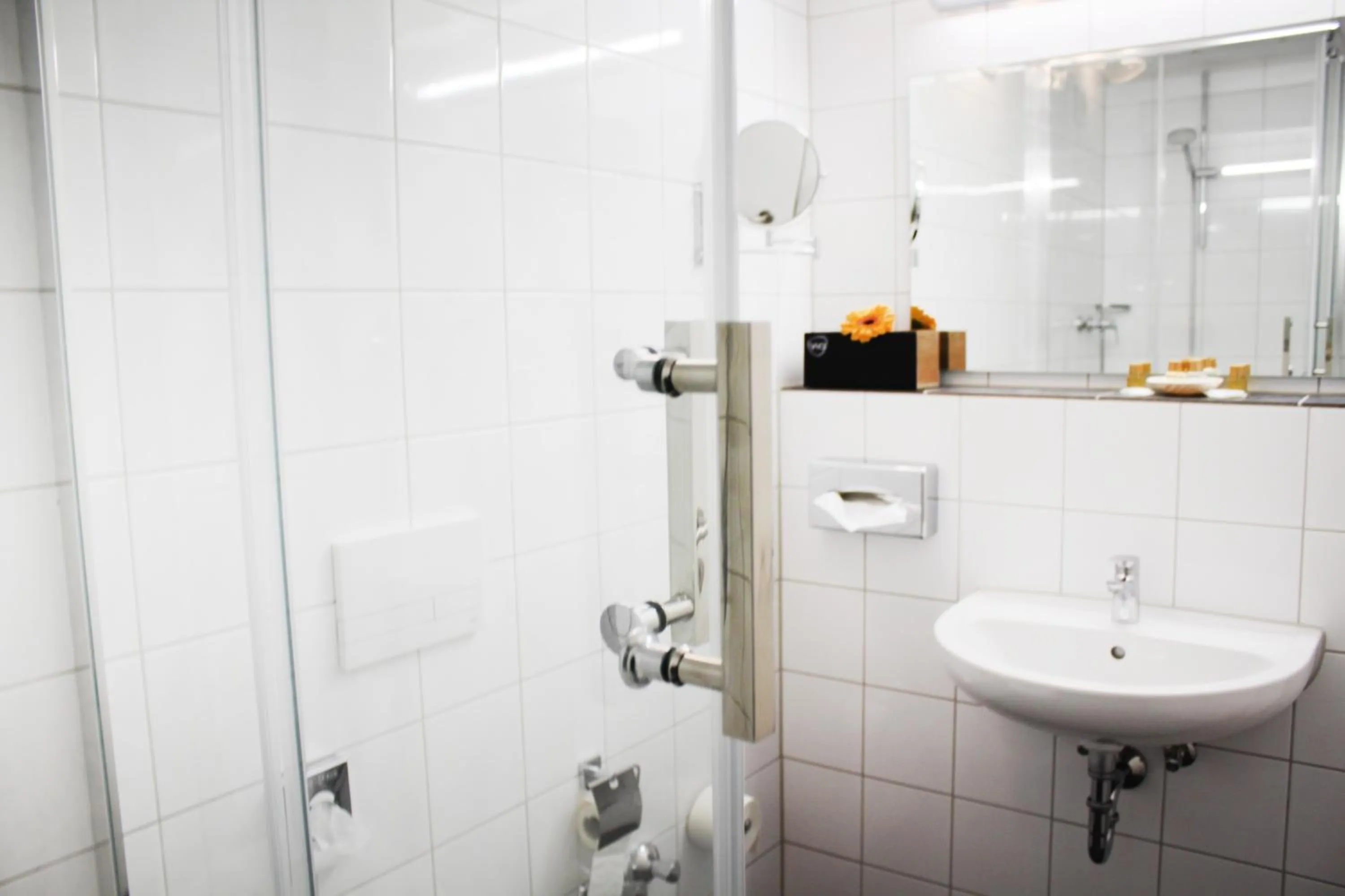 Bathroom in Anor Hotel & Conference Center Frankfurt Airport