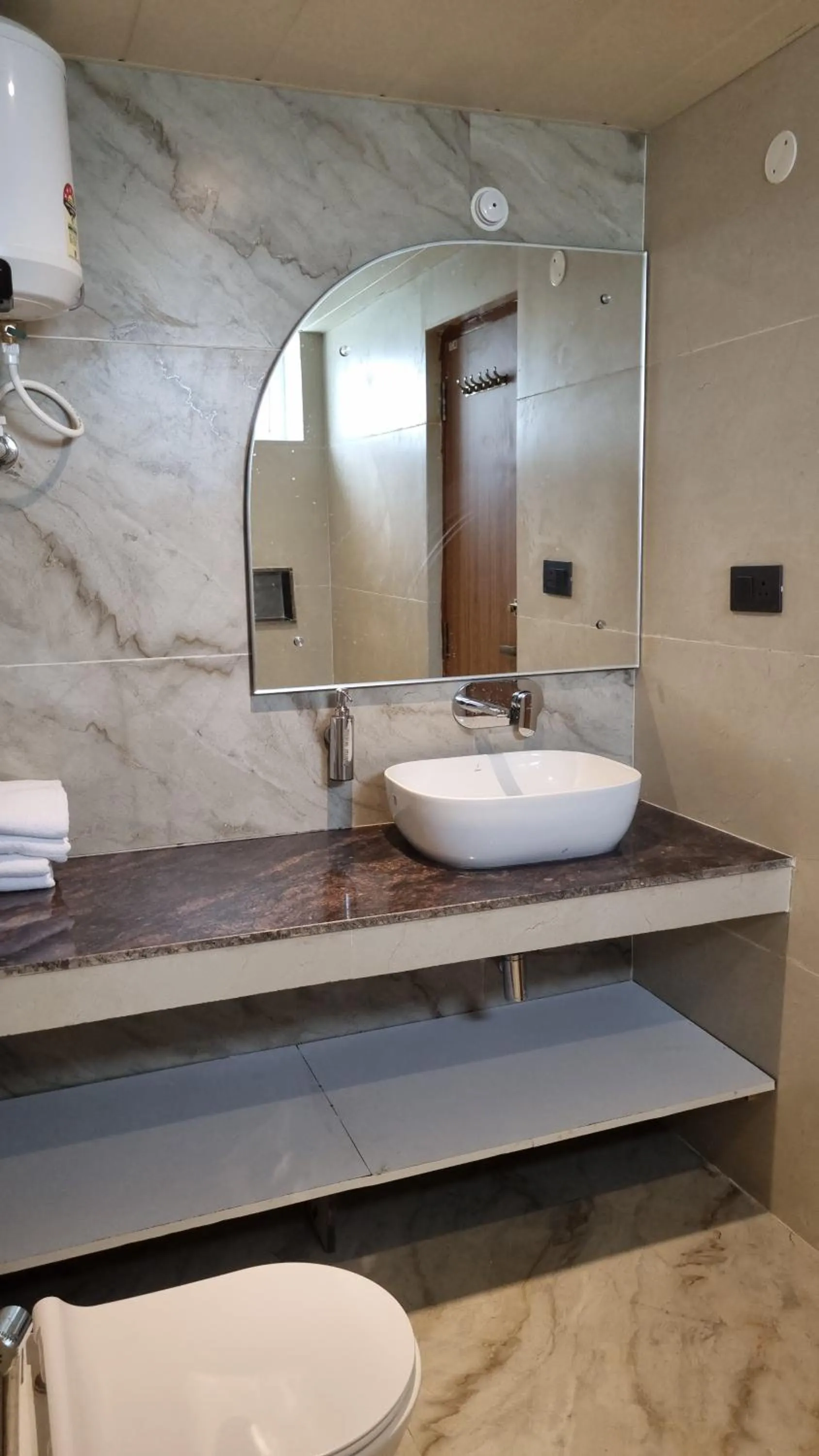 Bathroom in Ravihans Aranyam - Resort & Restaurant