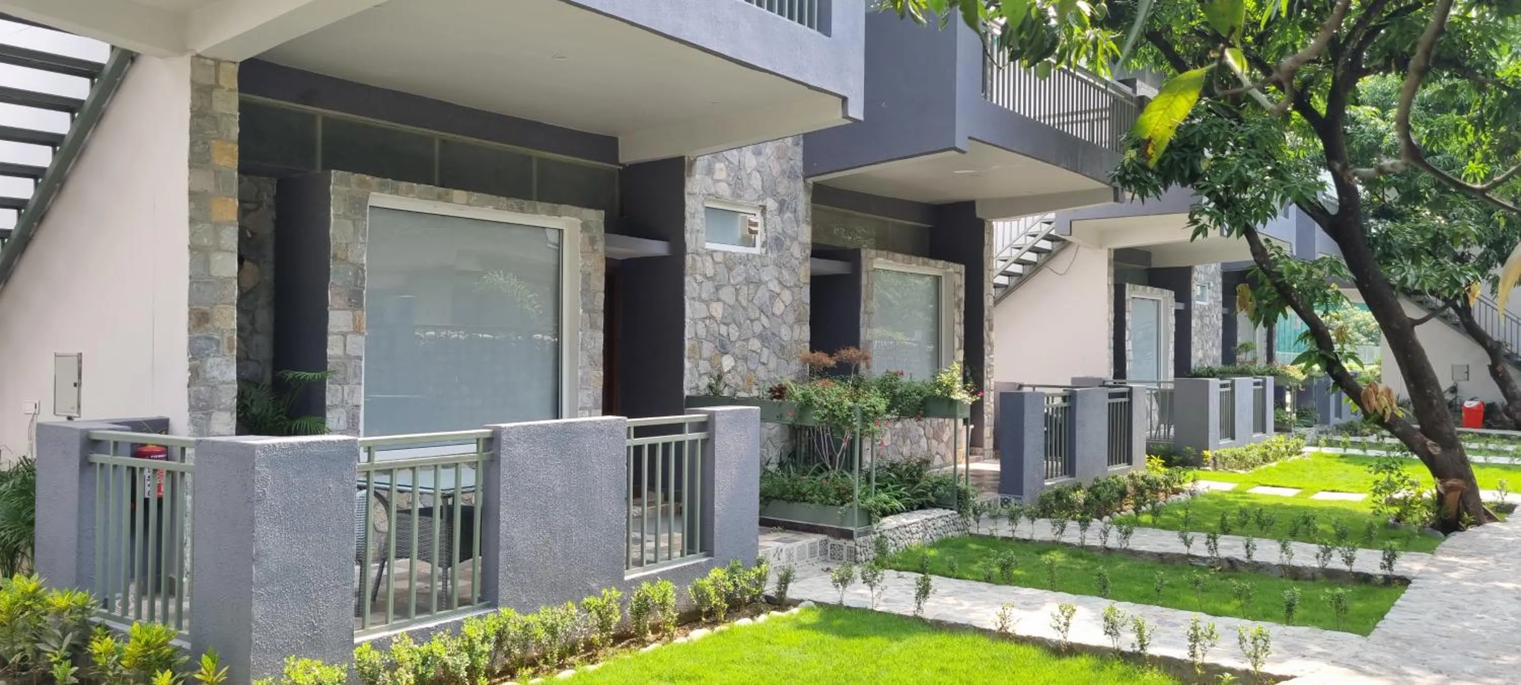 Property building in Ravihans Aranyam - Resort & Restaurant