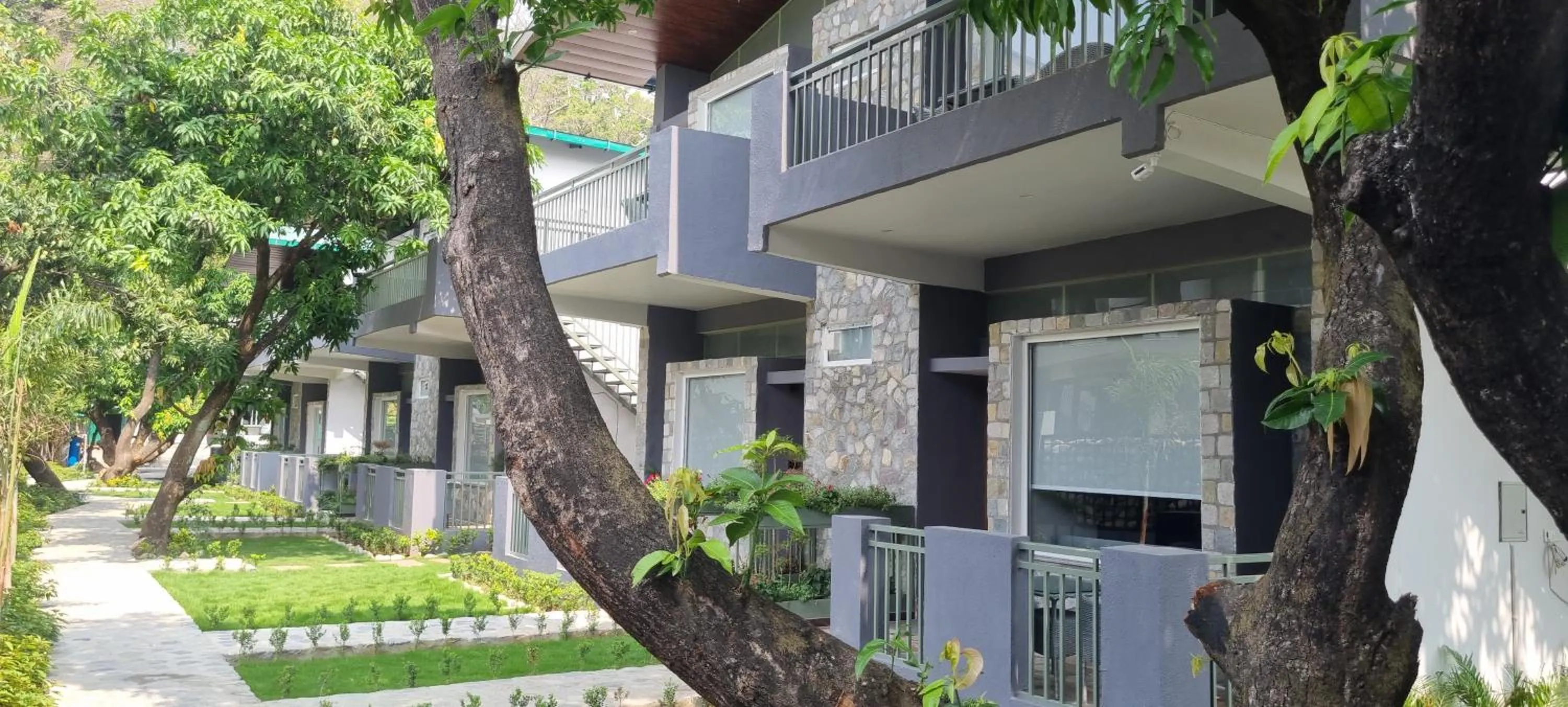 Property building in Ravihans Aranyam - Resort & Restaurant