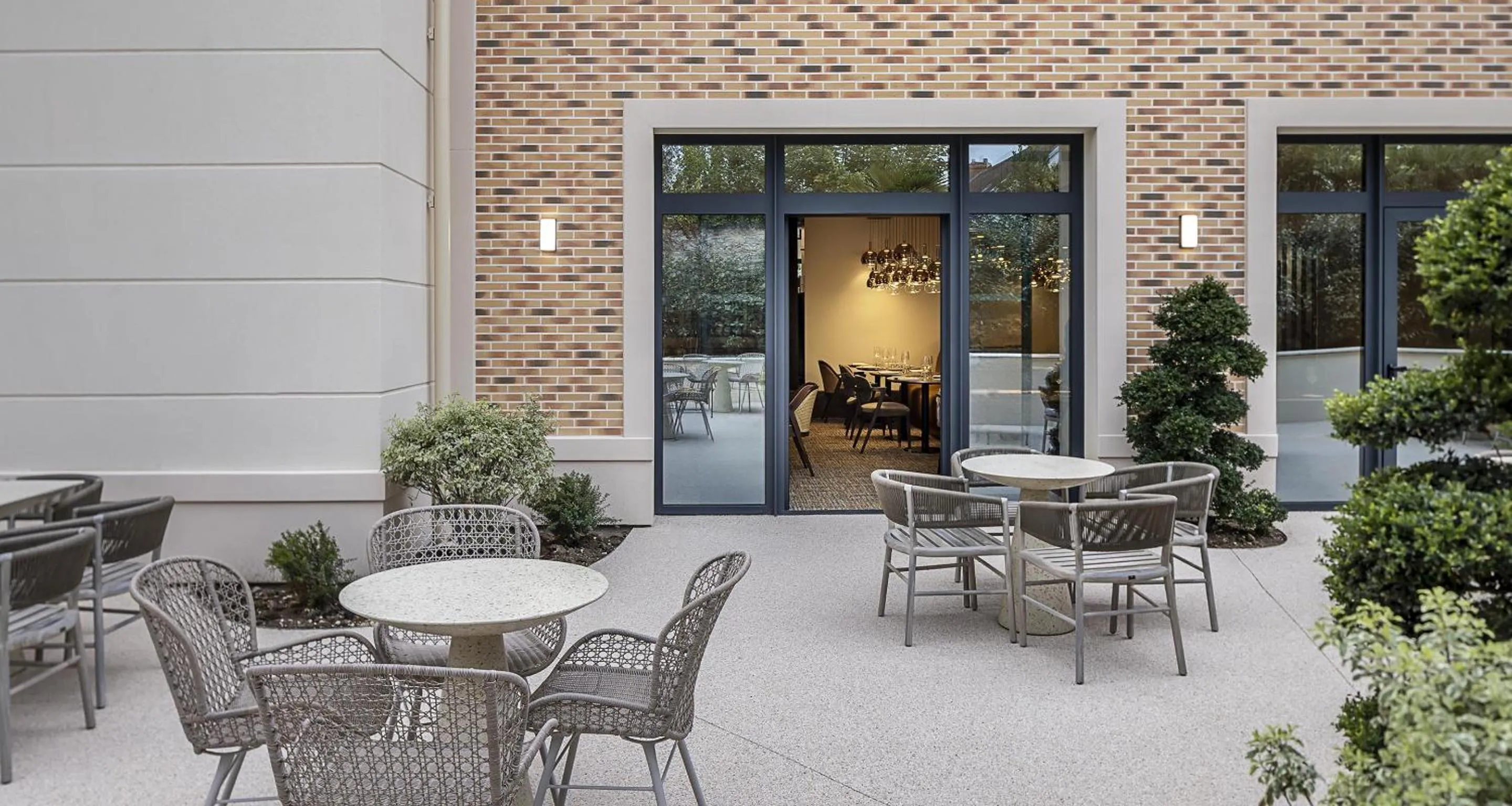 Patio in Best Western Plus Hotel Saint-Roch Orleans