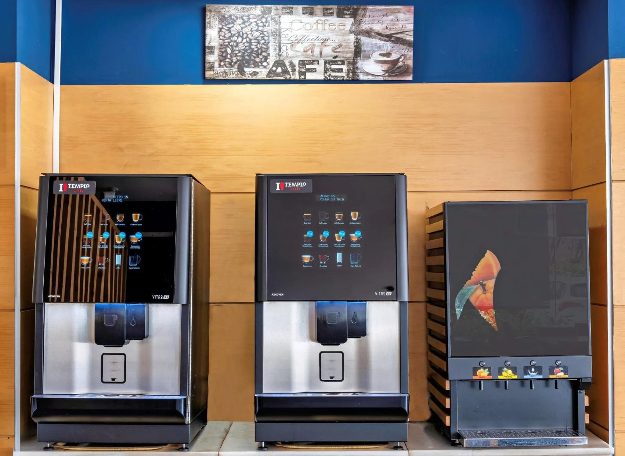 Restaurant/places to eat in Holiday Inn Express Málaga Airport by IHG