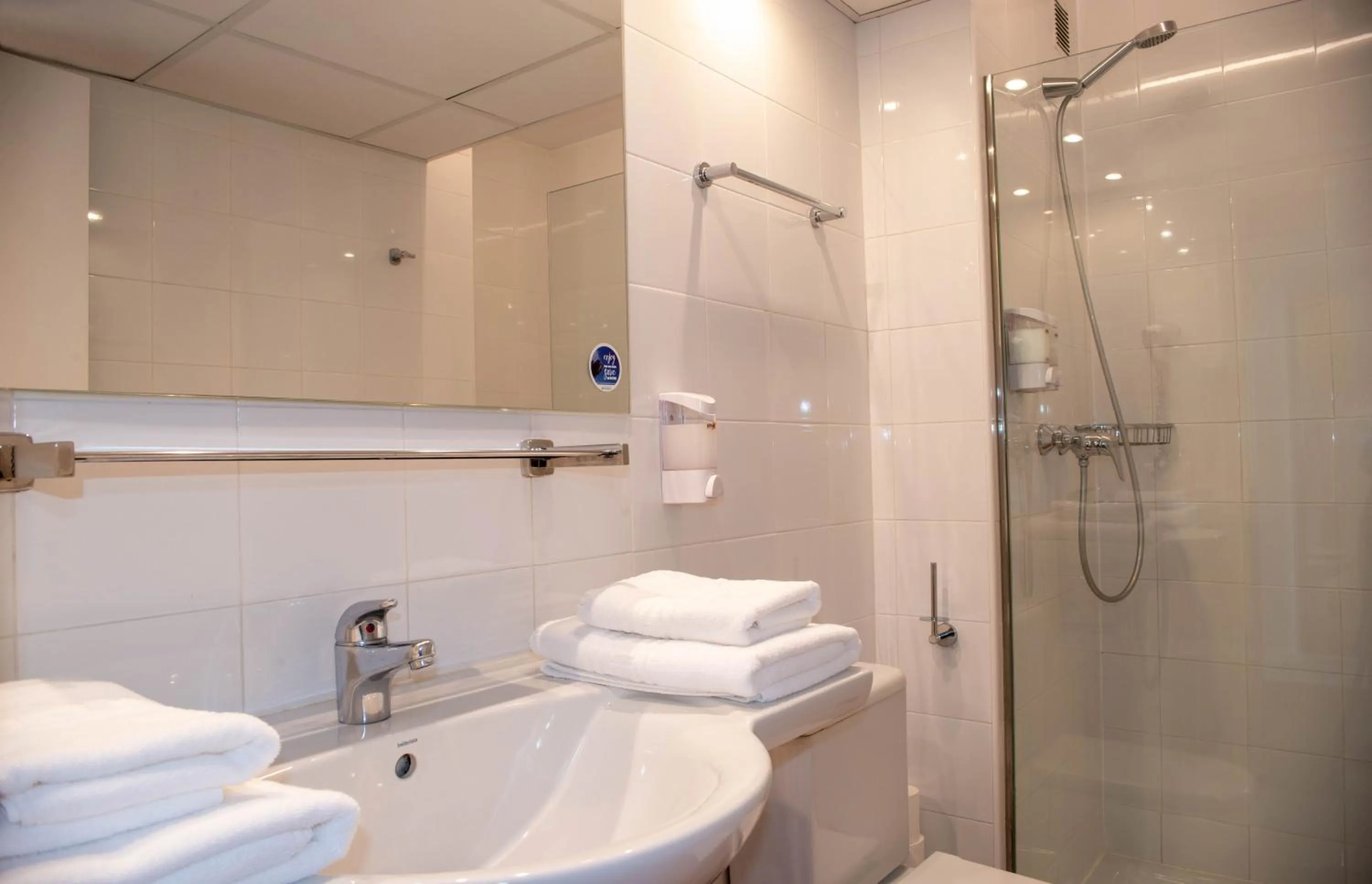 Shower in Apartamentos Llobet Ibiza