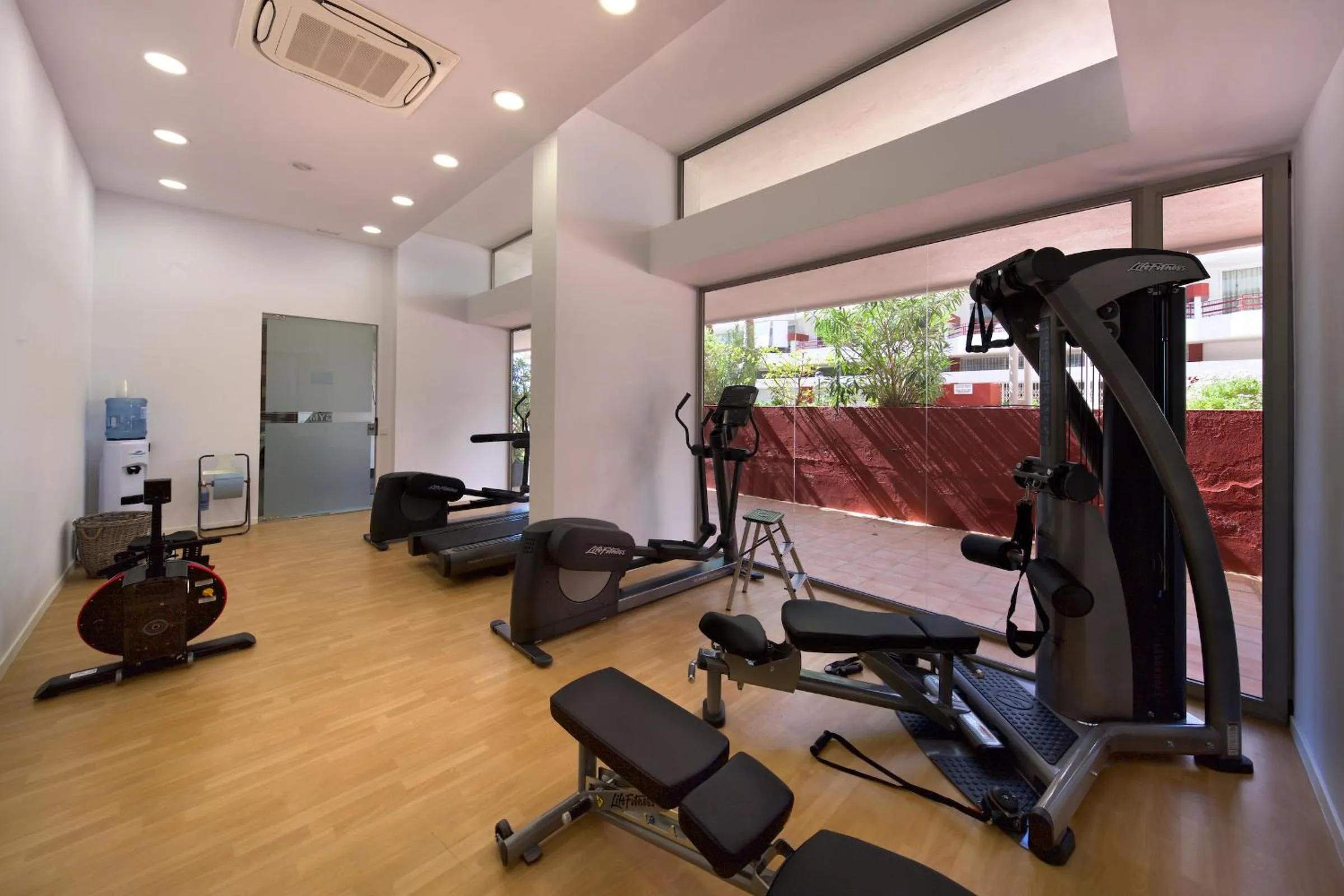 Fitness centre/facilities in Apartamentos Llobet Ibiza