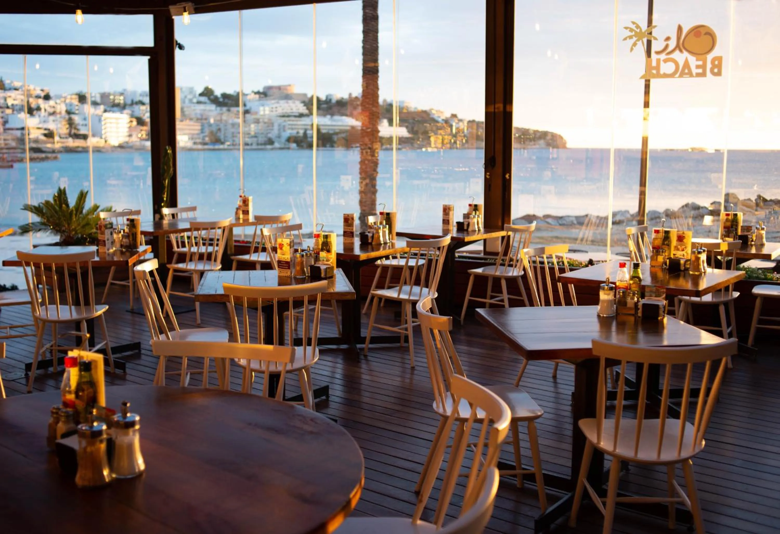 Restaurant/places to eat in Apartamentos Llobet Ibiza