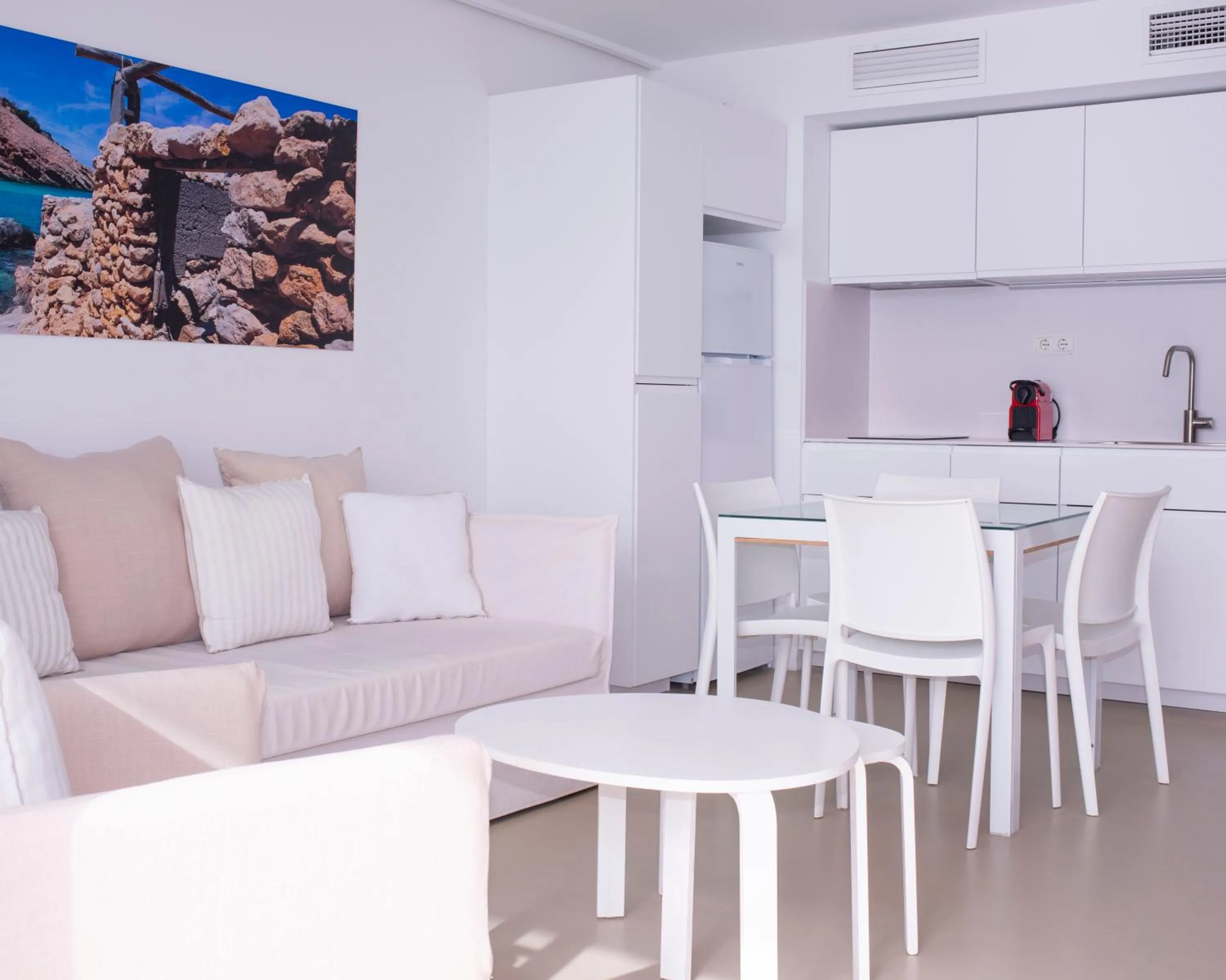 Kitchen or kitchenette in Apartamentos Llobet Ibiza