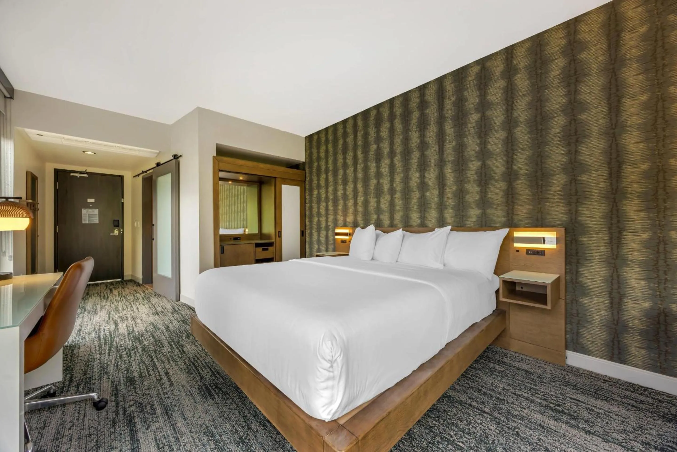 Bedroom, Bed in Cambria Hotel Portland - Pearl District