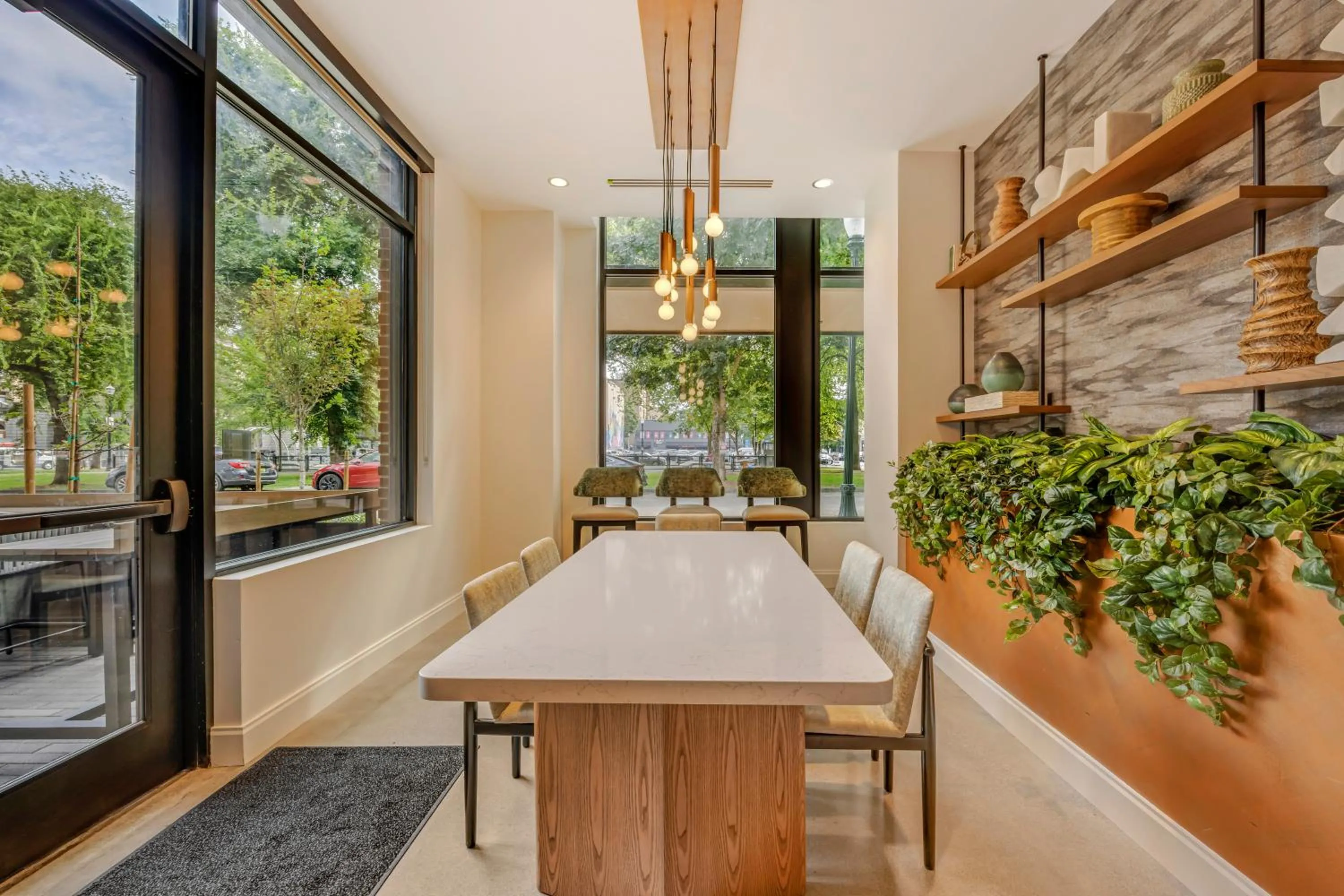 Restaurant/places to eat in Cambria Hotel Portland - Pearl District