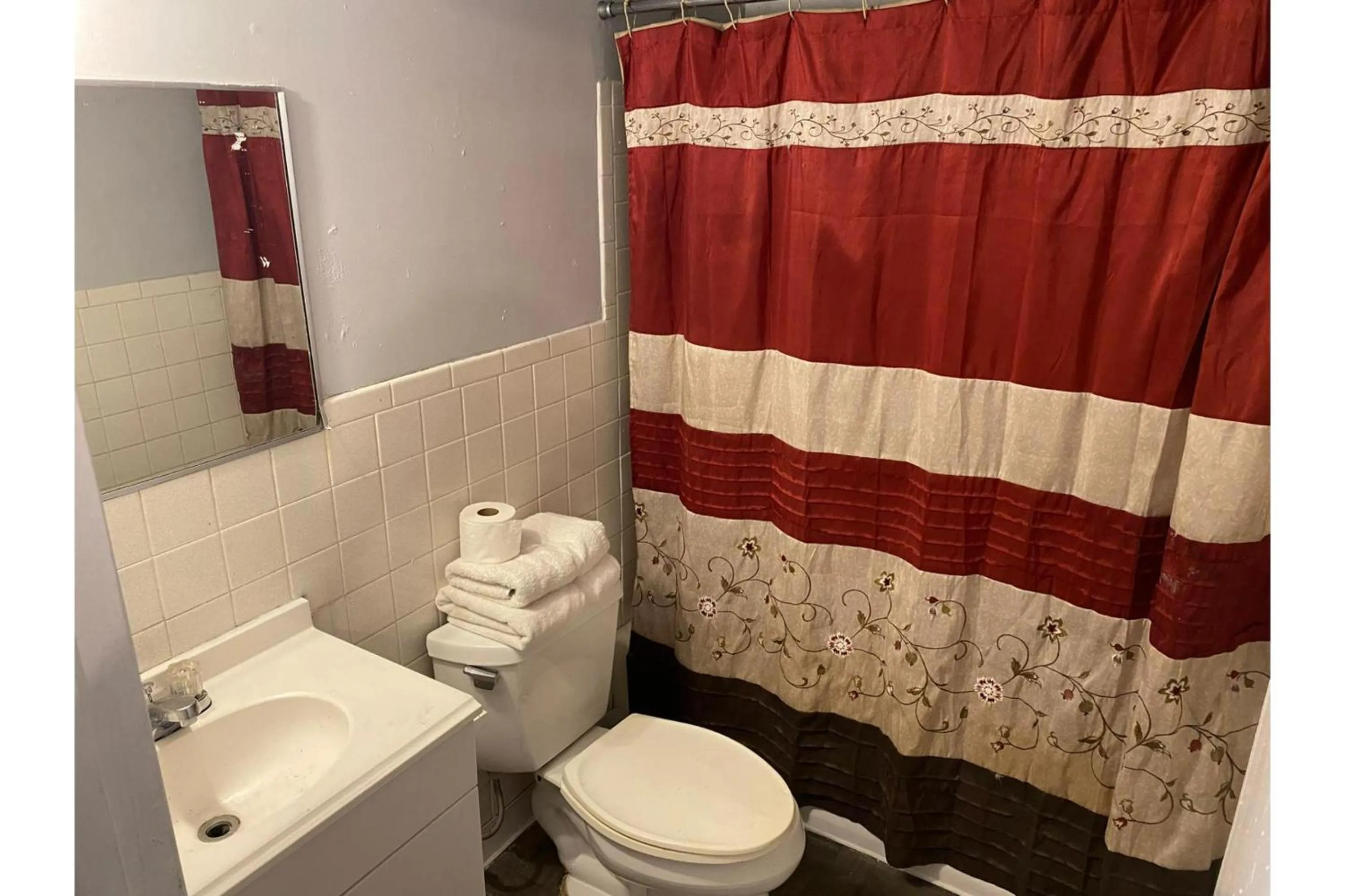 Bathroom in Hotel O Englewood-South Denver CO