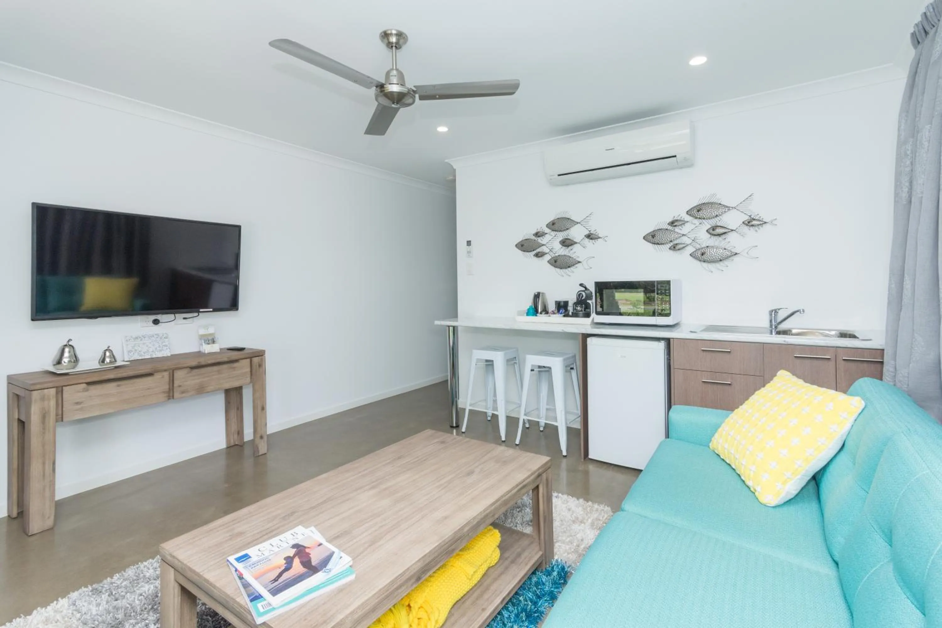 Photo of the whole room in 12th Tee BnB