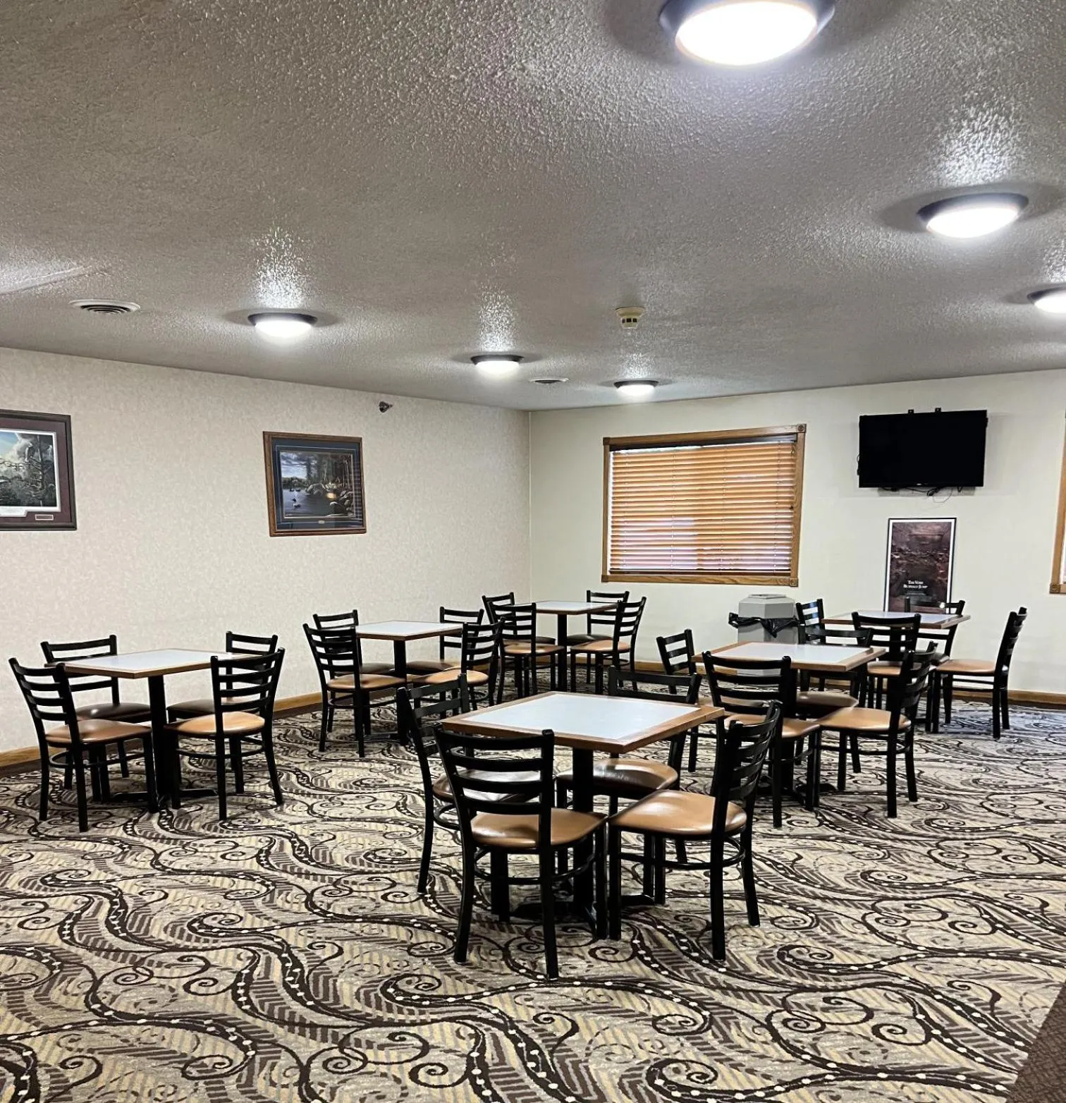 Breakfast in Serena Inn & Suites