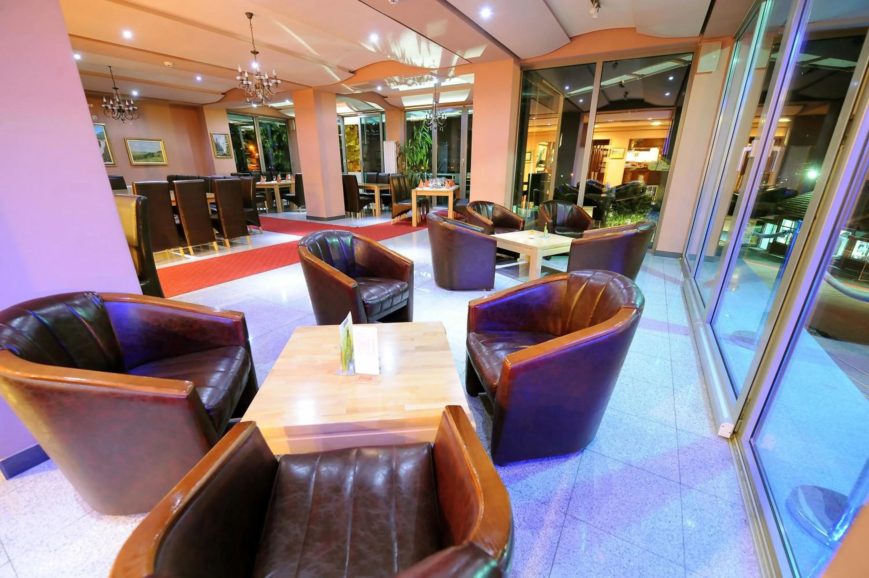 Communal lounge/ TV room in Hotel Gold