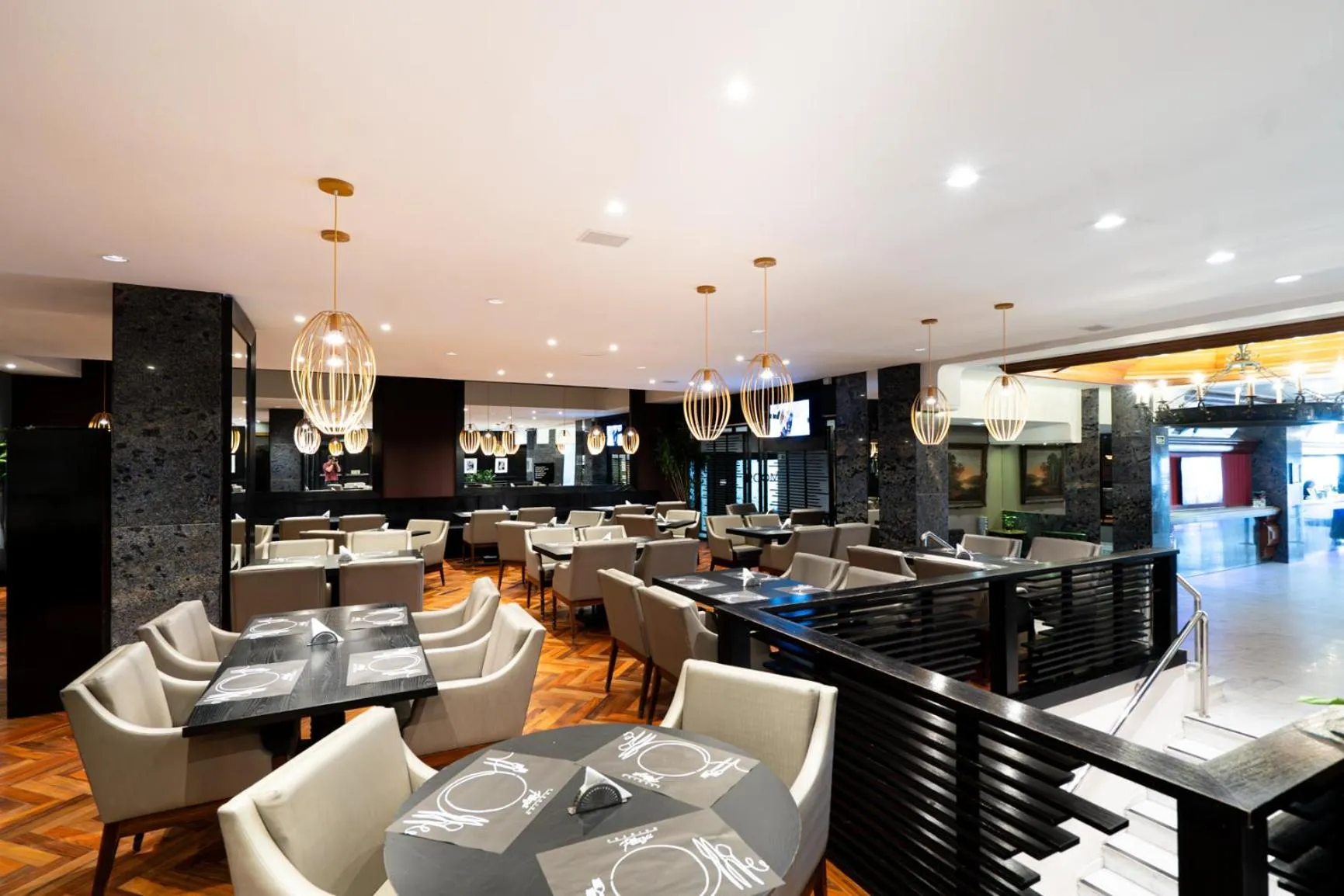 Restaurant/places to eat in Plaza São Rafael Hotel