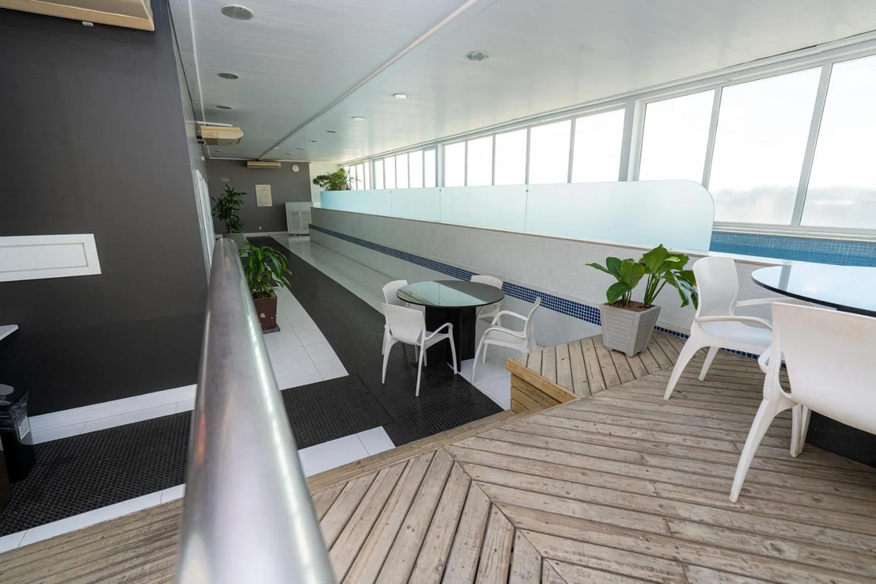 Swimming pool in Plaza São Rafael Hotel