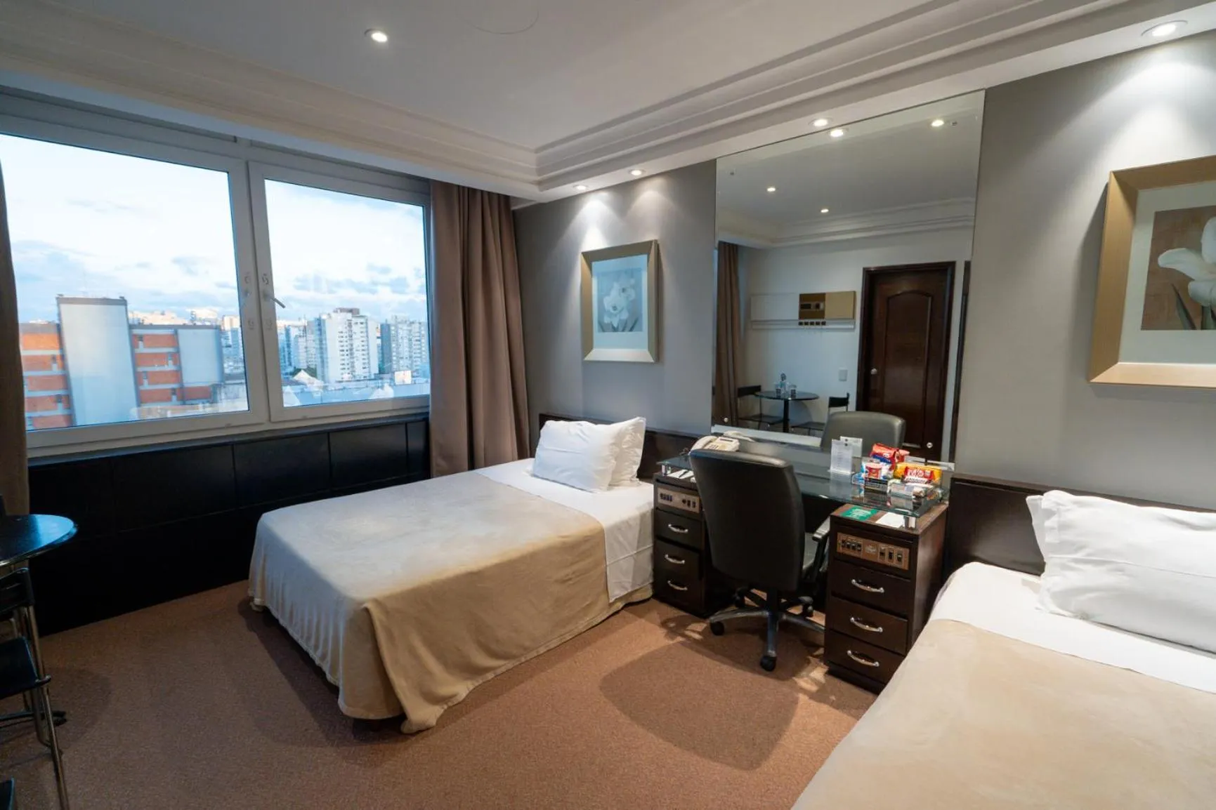 Bedroom, Bed in Plaza São Rafael Hotel