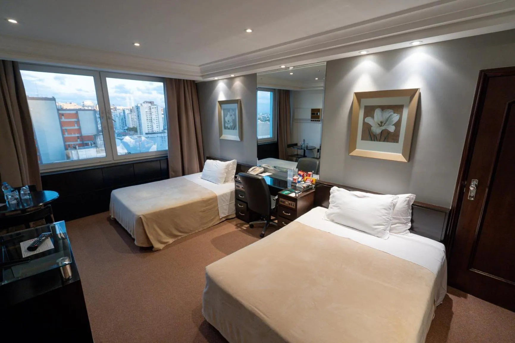 Bedroom, Bed in Plaza São Rafael Hotel