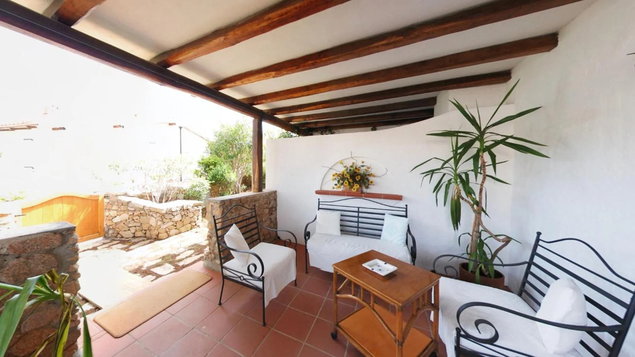 Patio in Hotel Punta Est