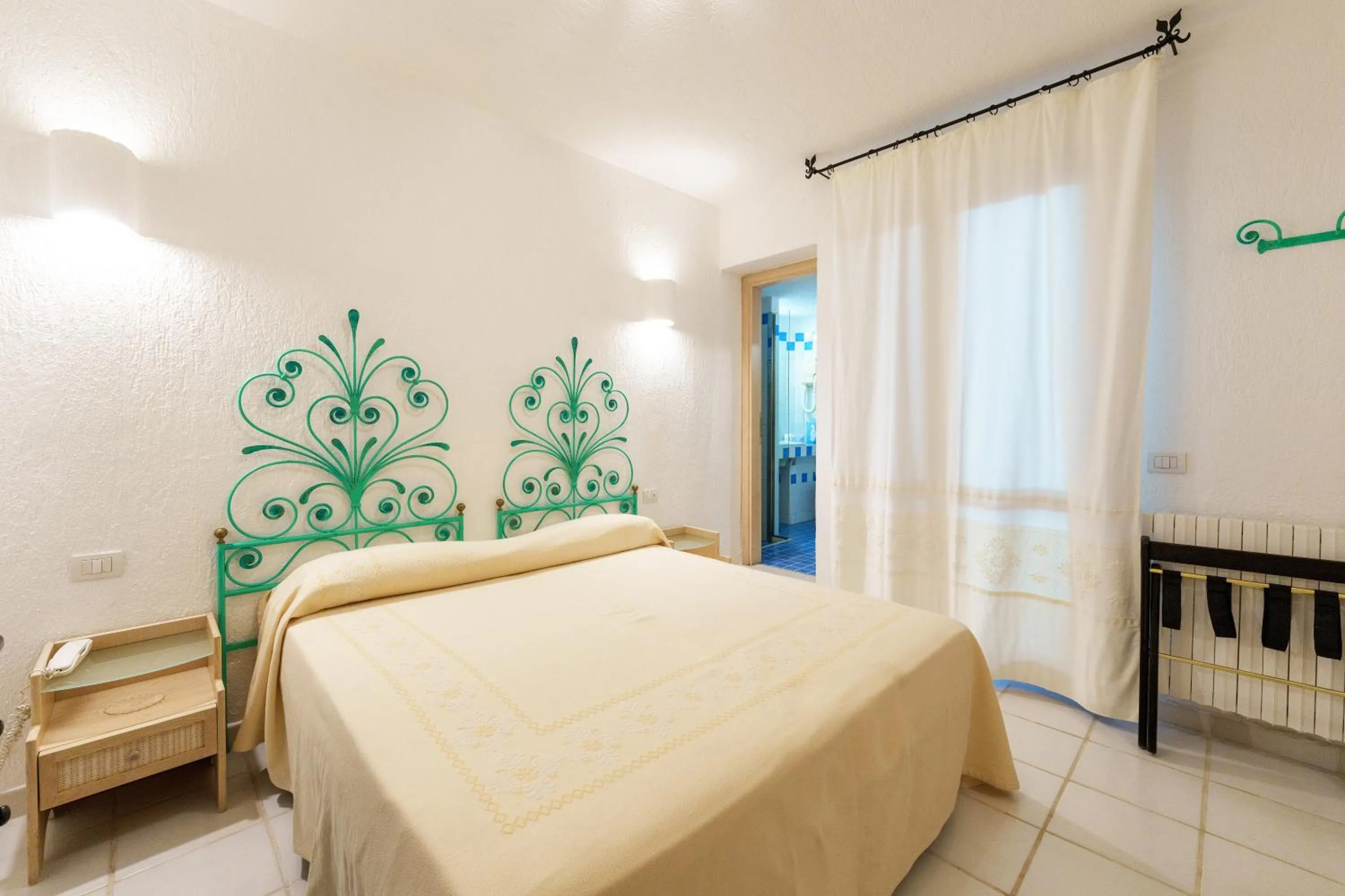 Bedroom, Bed in Hotel Punta Est