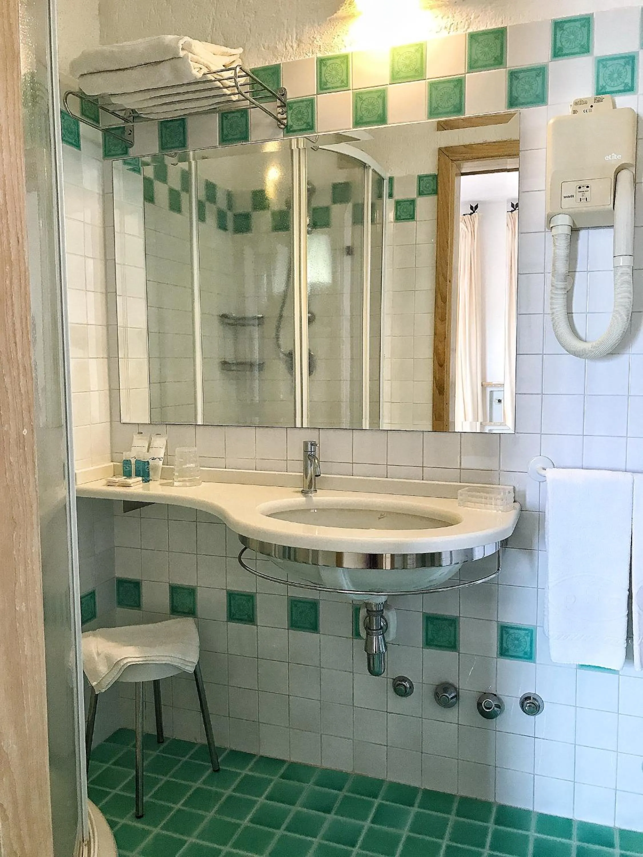 Bathroom in Hotel Punta Est