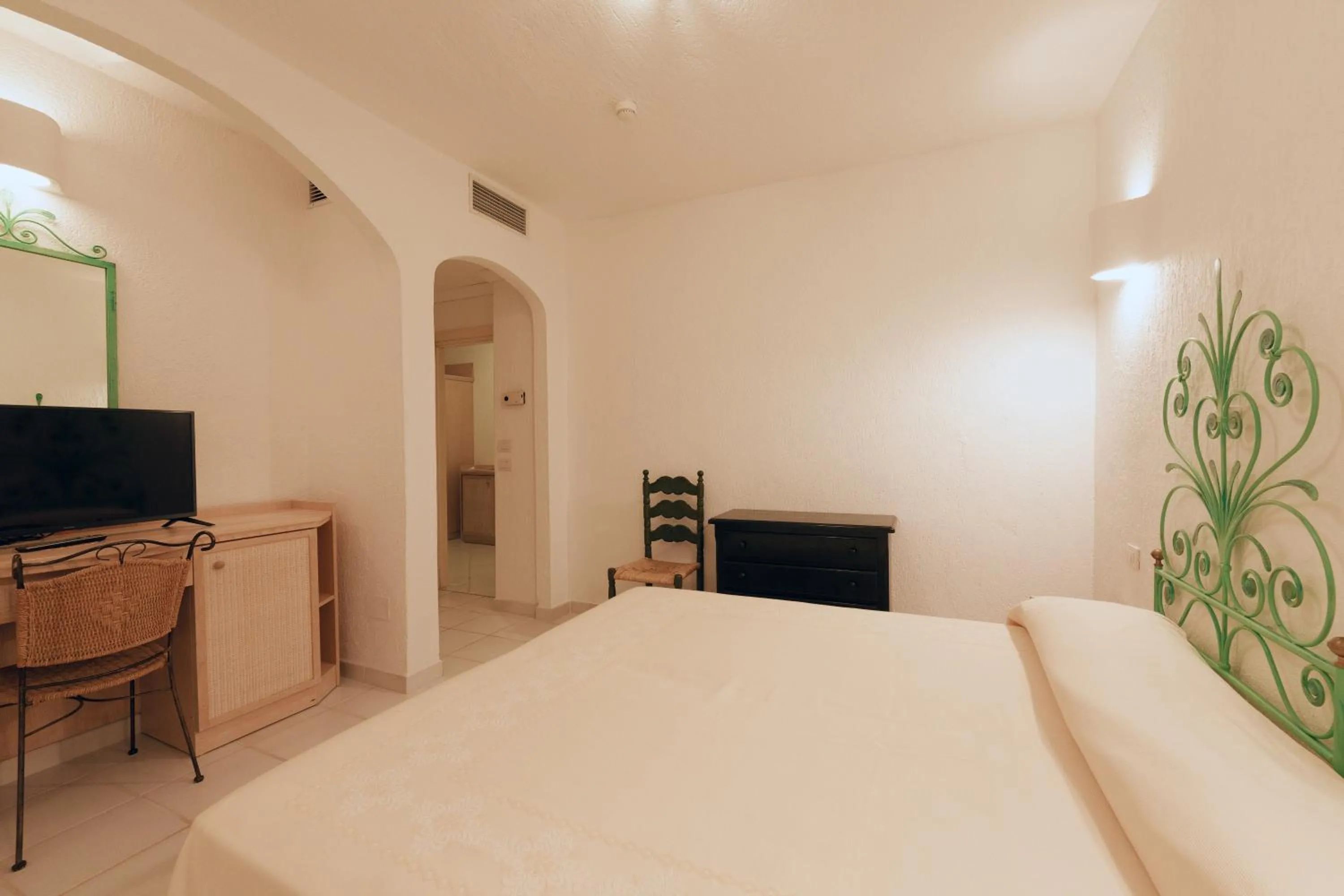 Bedroom, Bed in Hotel Punta Est