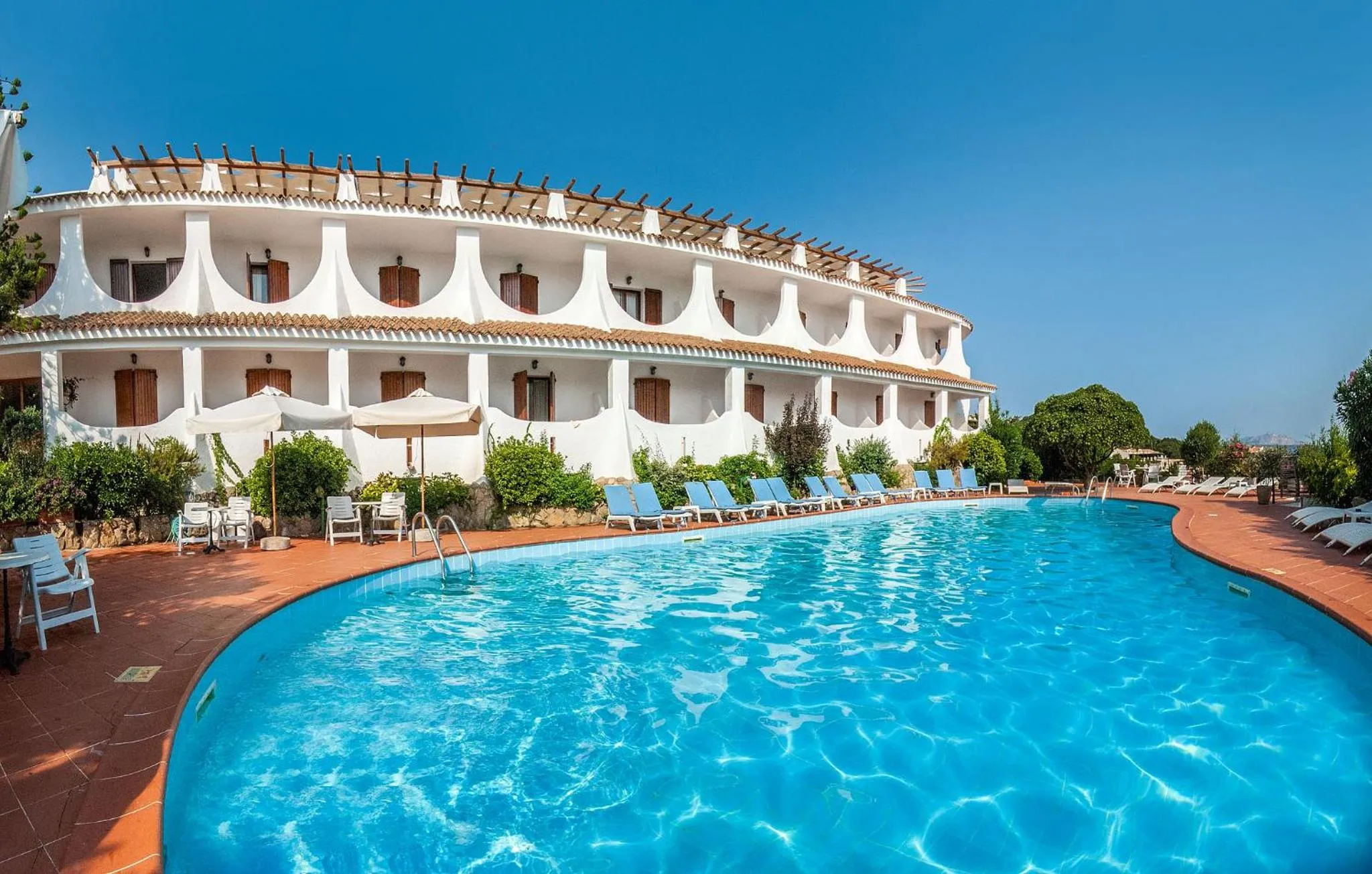 Swimming pool in Hotel Punta Est