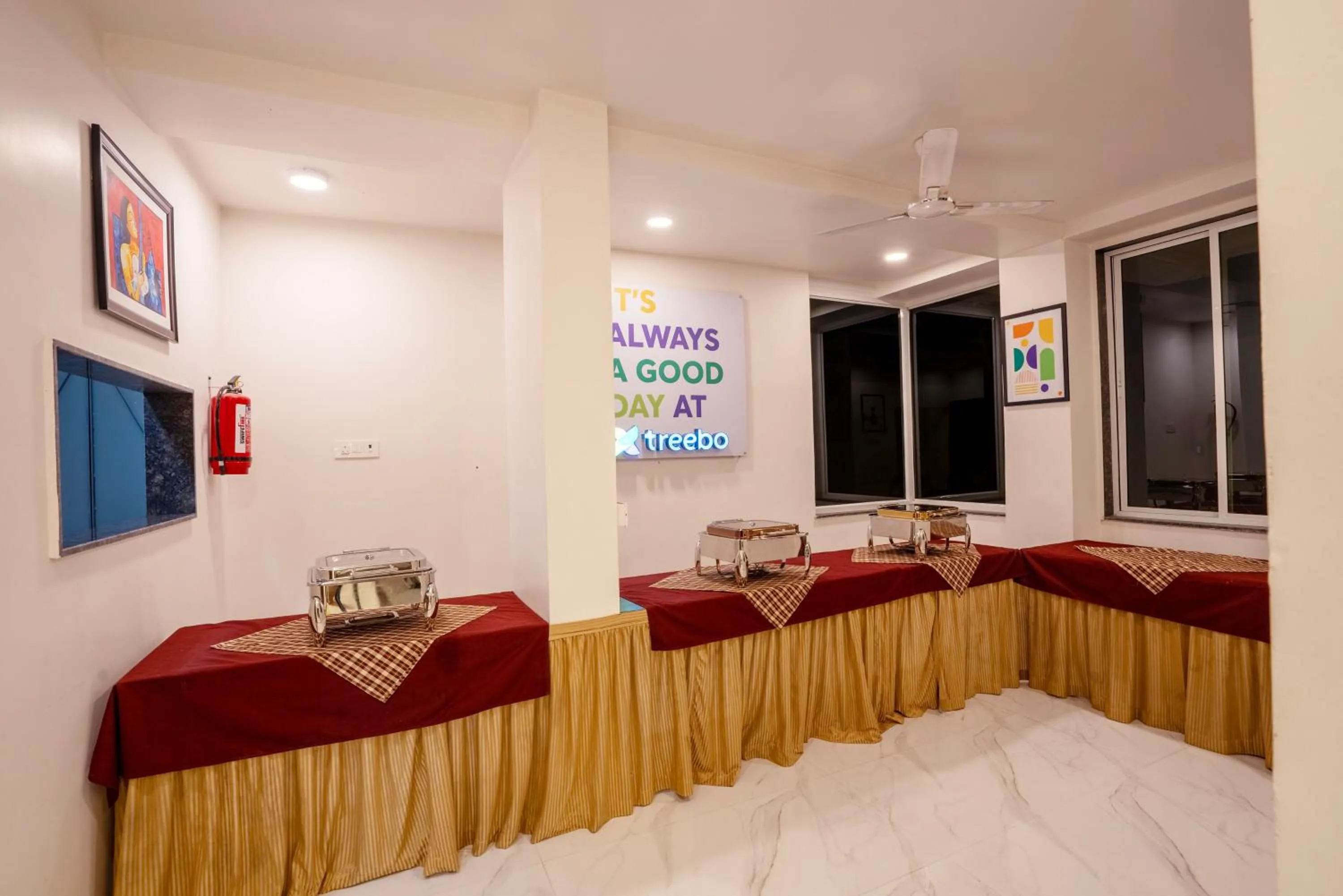 Breakfast, Bed in Treebo Parashar Max