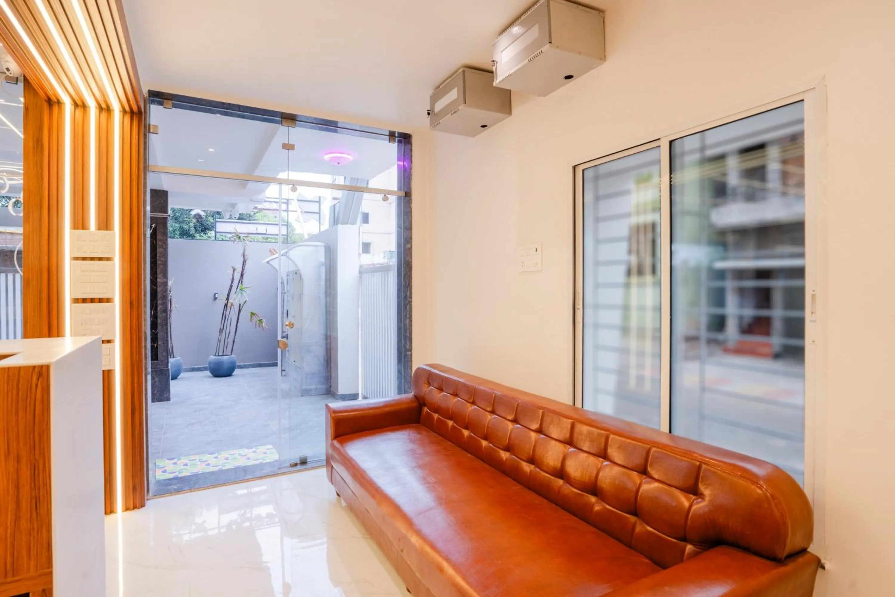 Seating area in Treebo Parashar Max