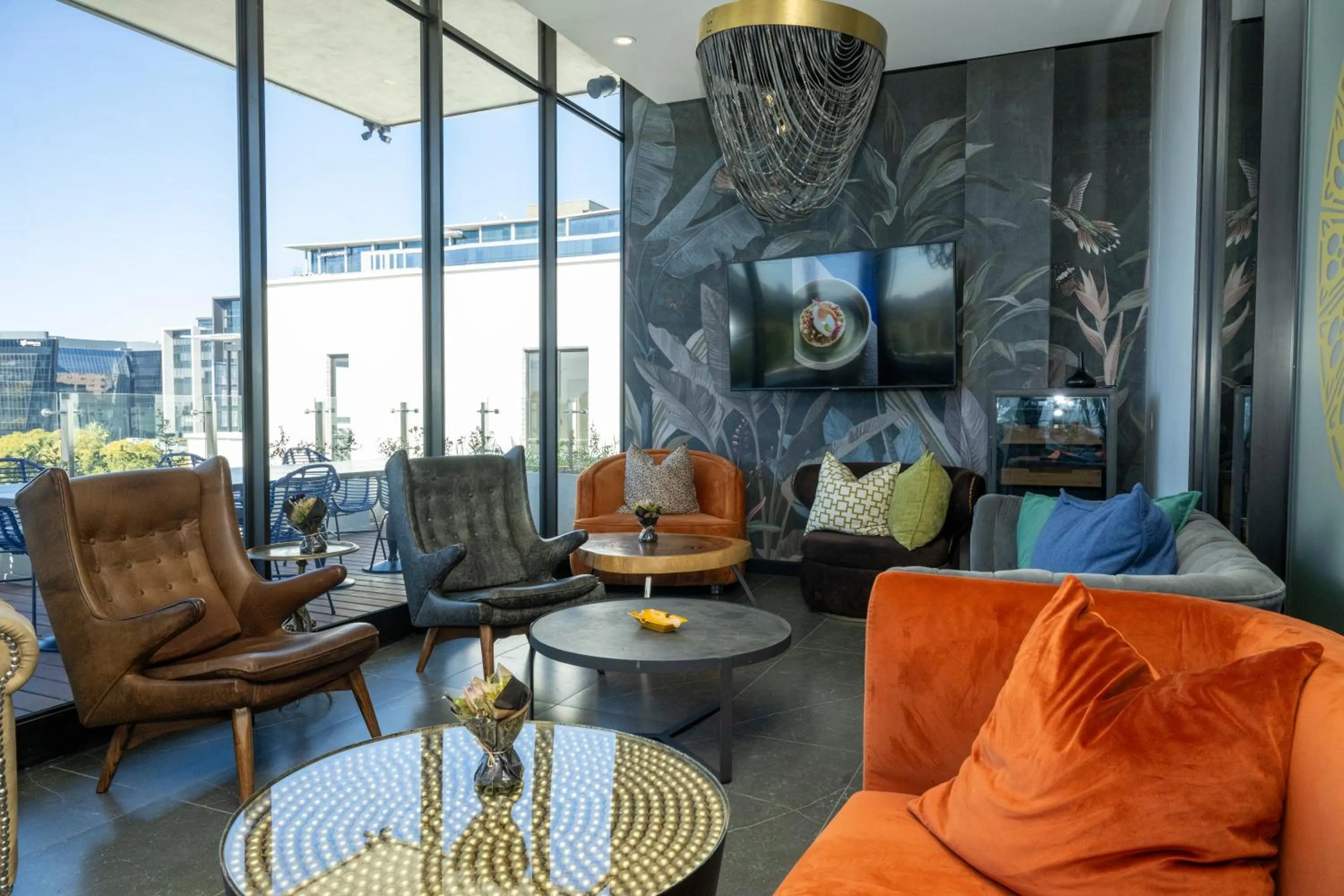 Restaurant/places to eat in One Rosebank Executive Apartment Hotel