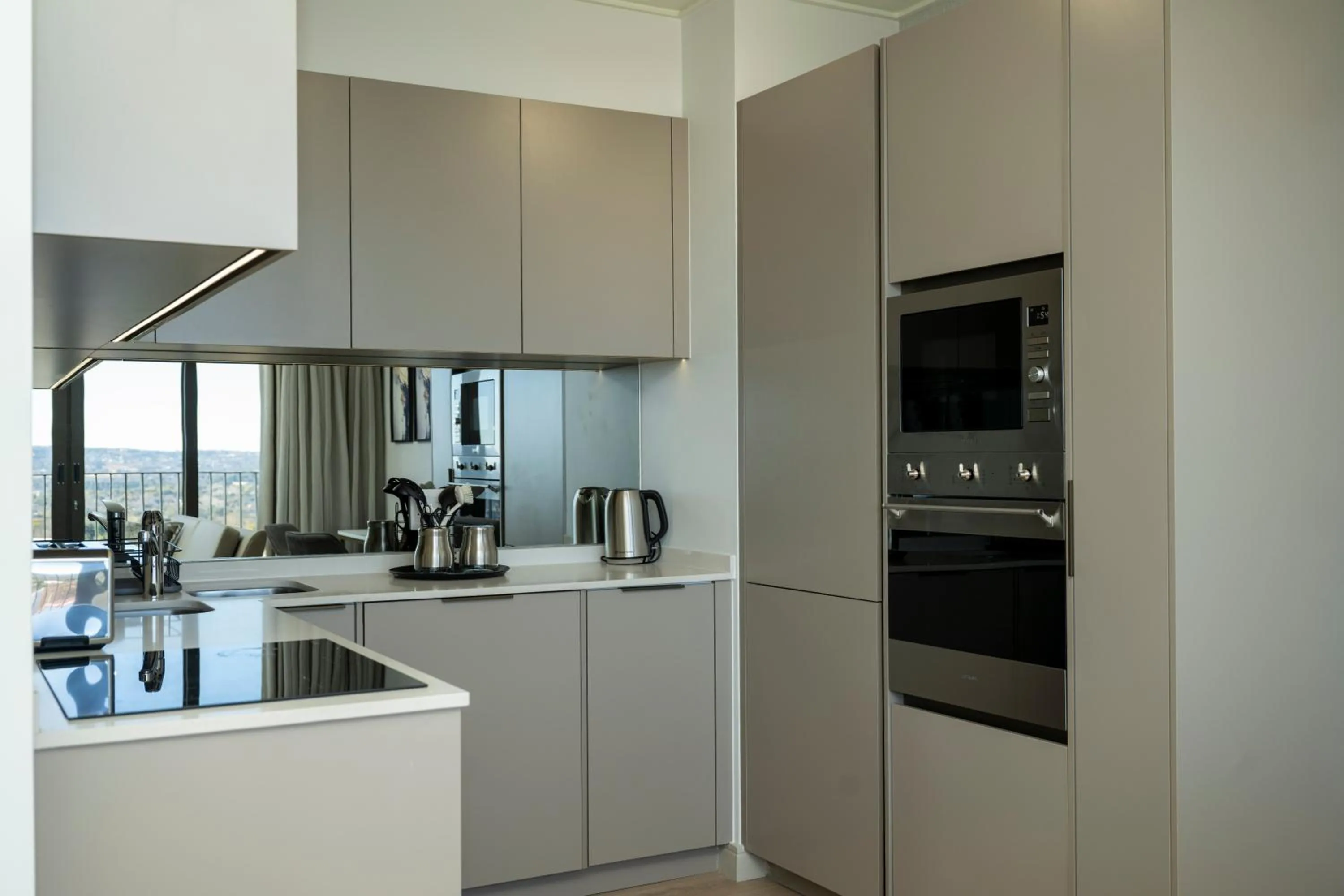 stove in One Rosebank Executive Apartment Hotel