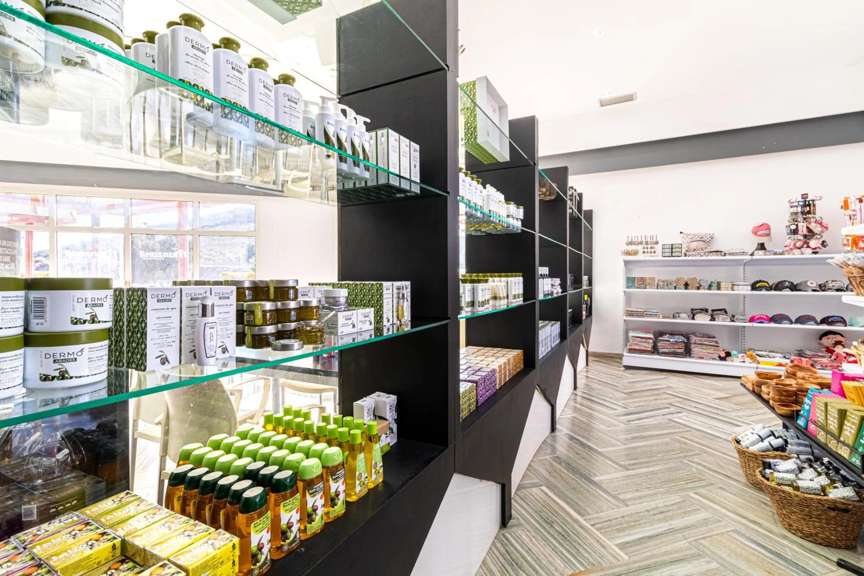 On-site shops in Hotel Abades Manzanil