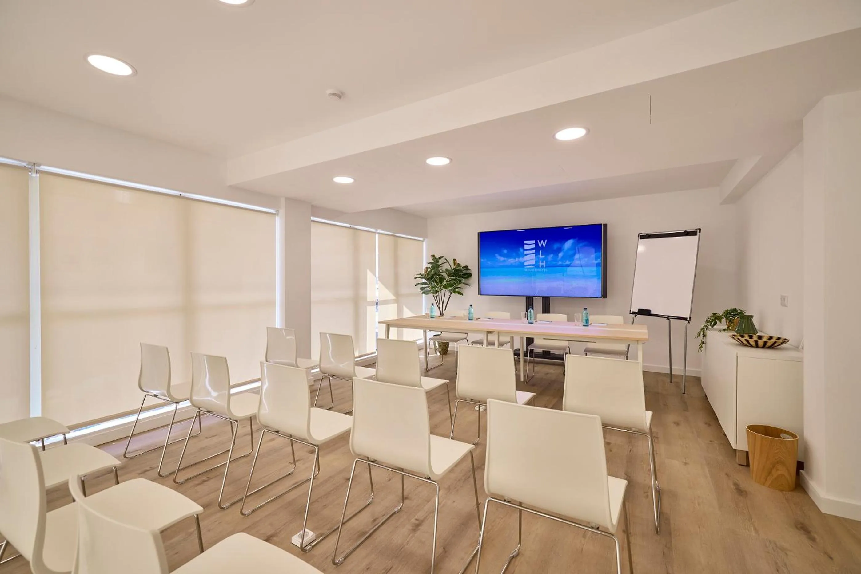 Meeting/conference room in Welikehotel Fenix