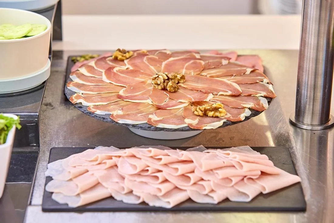 Buffet breakfast in Welikehotel Fenix