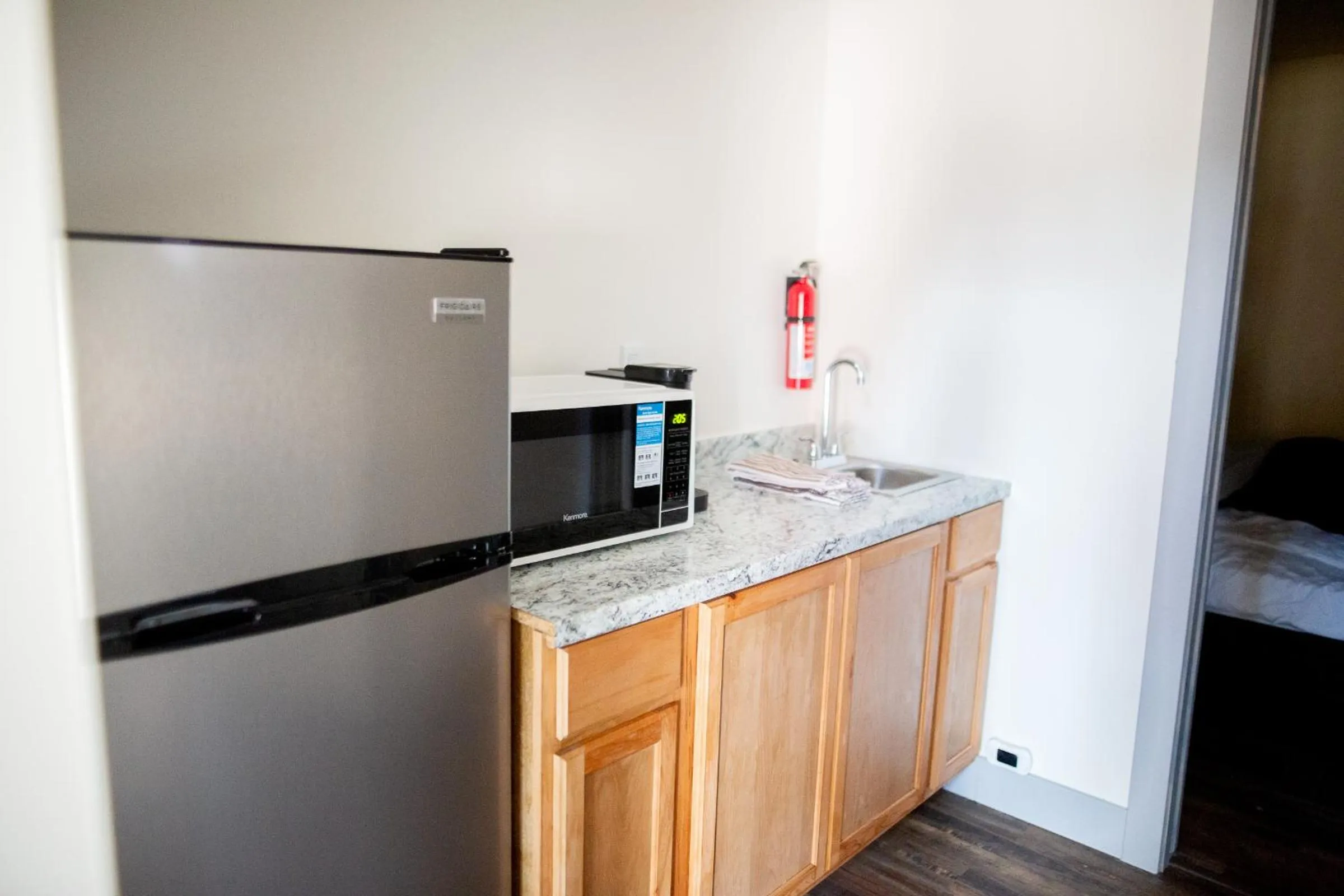 Kitchen or kitchenette in The IronHorse Inn