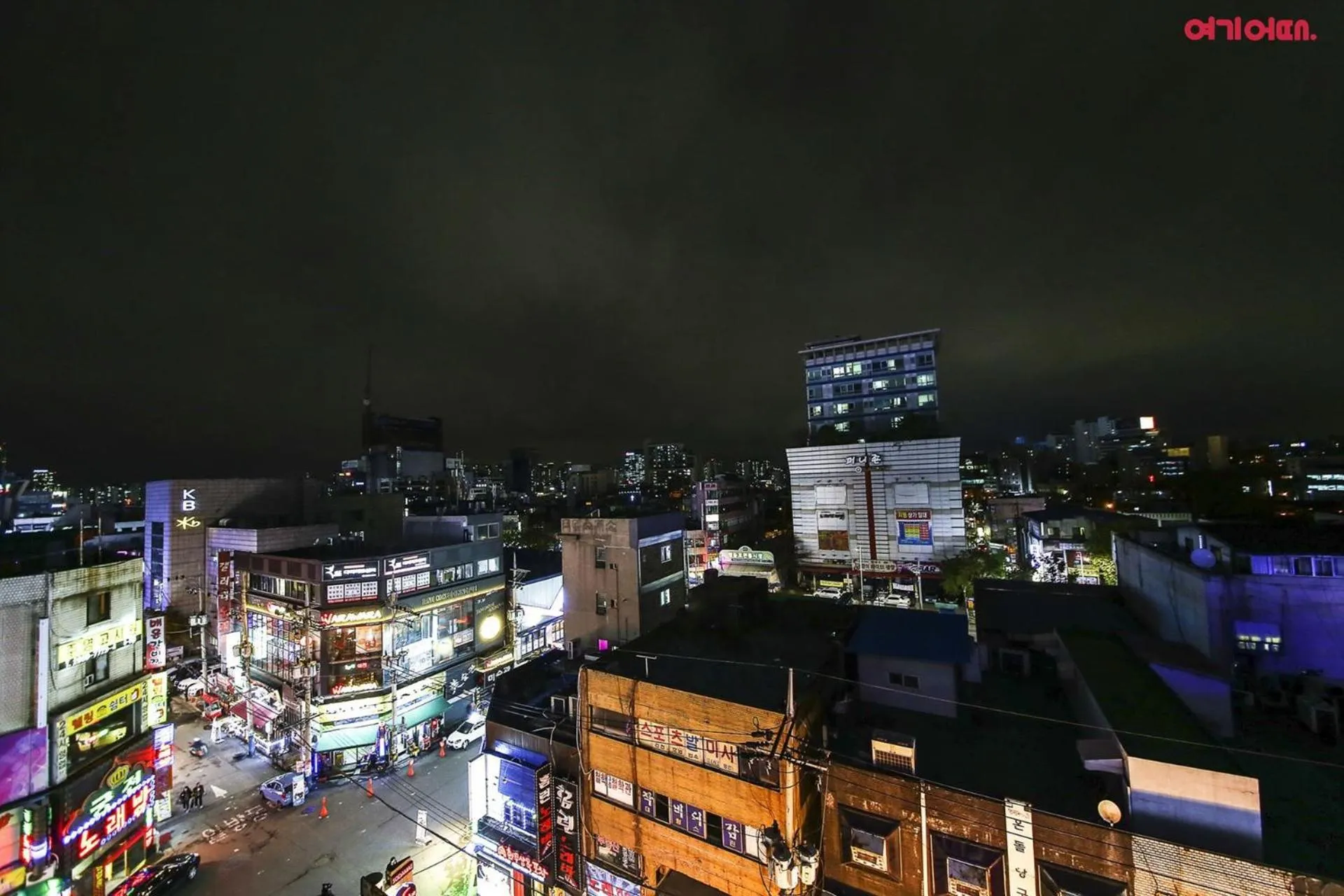 Street view in Yeongdeungpo Station New York Hotel