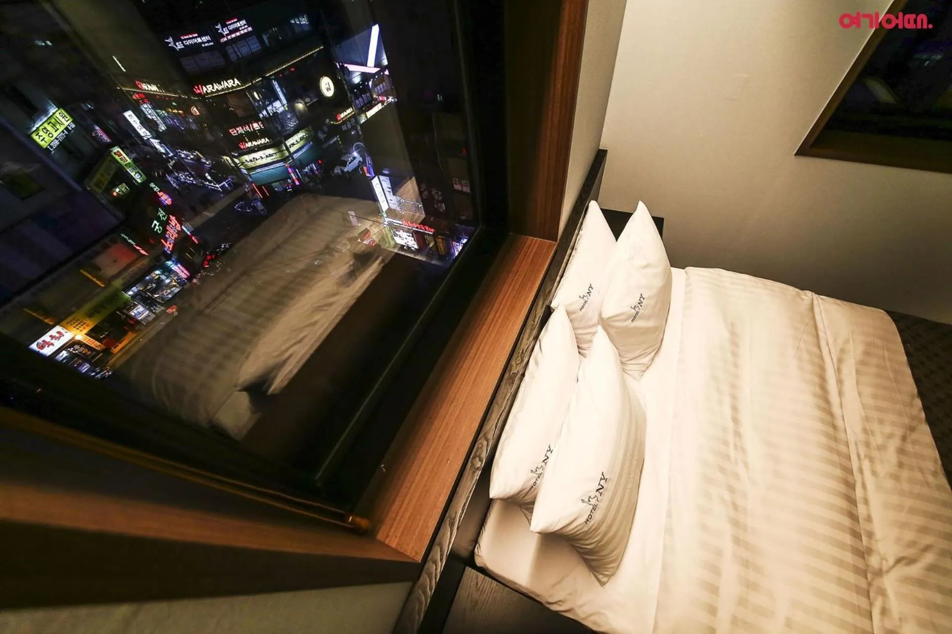 Bedroom, Bed in Yeongdeungpo Station New York Hotel