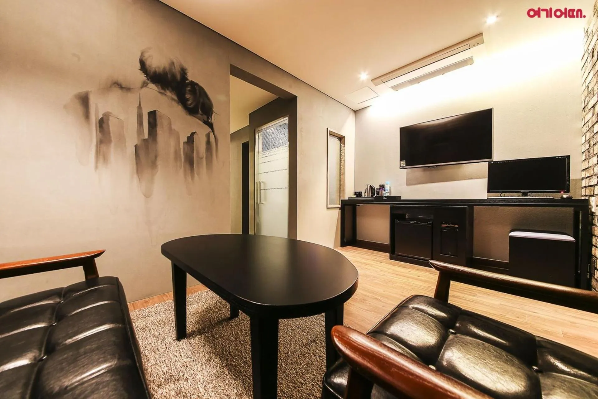 TV and multimedia in Yeongdeungpo Station New York Hotel