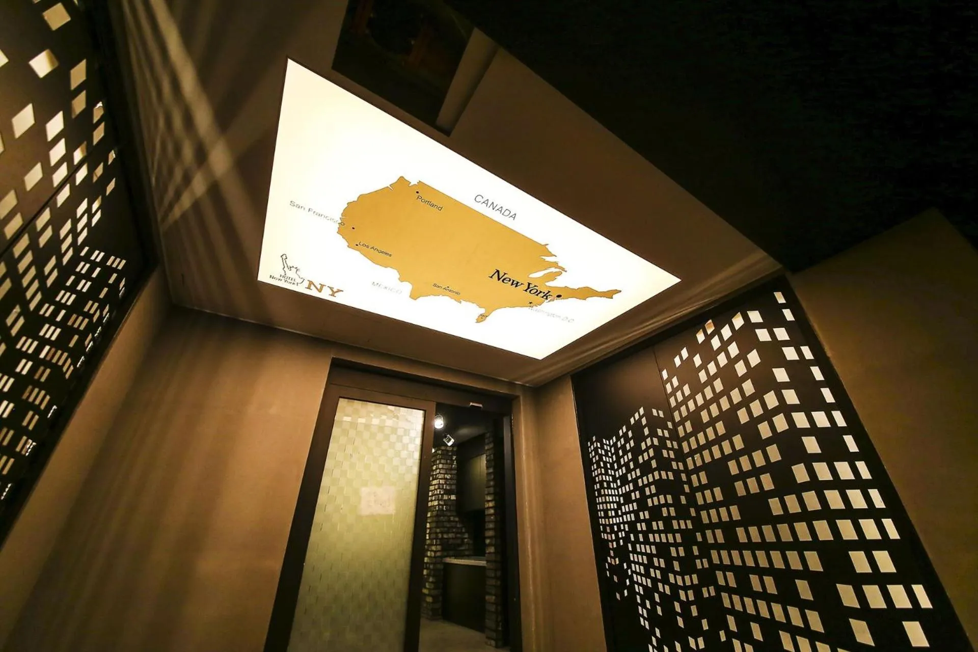 Facade/entrance in Yeongdeungpo Station New York Hotel