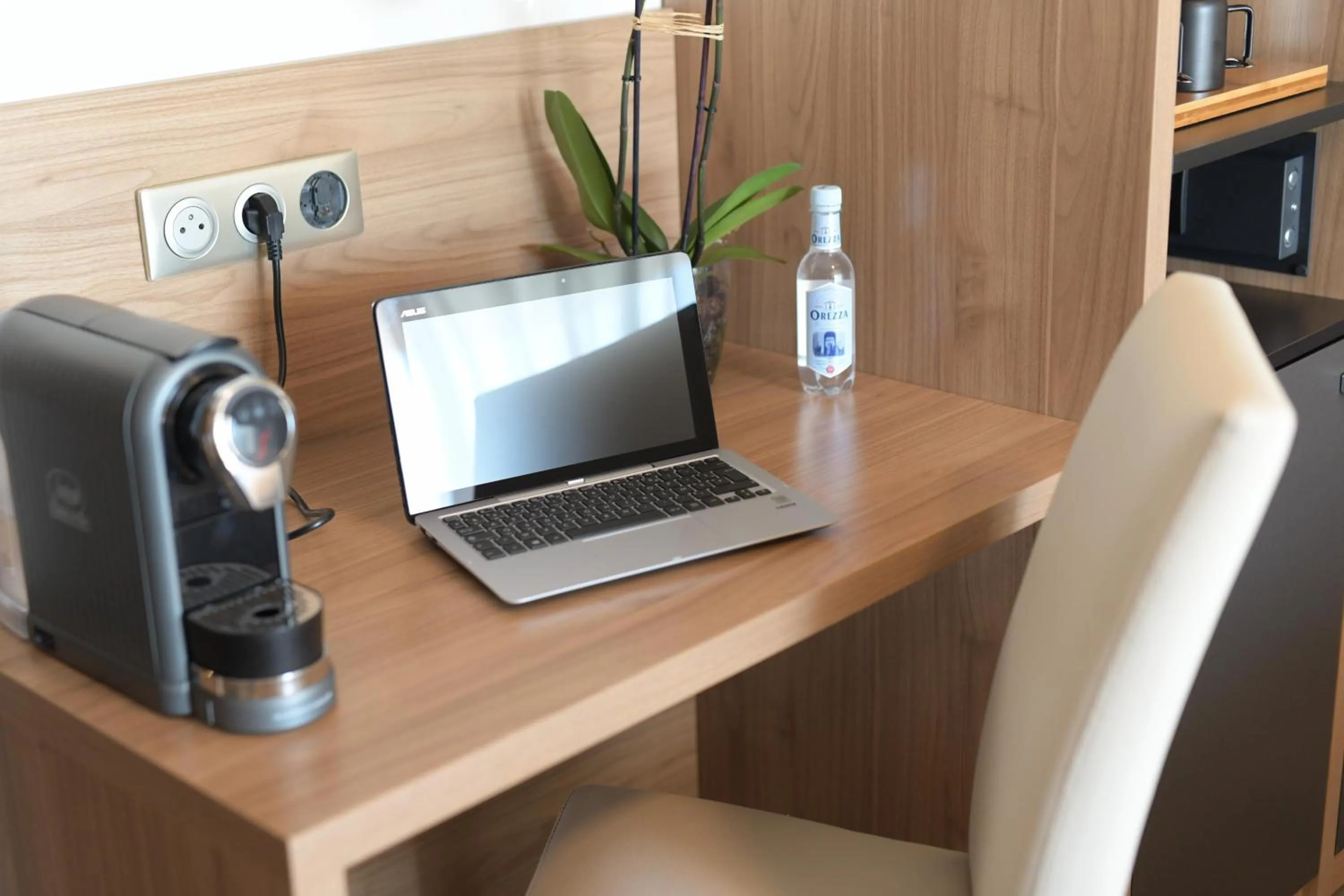 Seating area in Hotel Port Toga