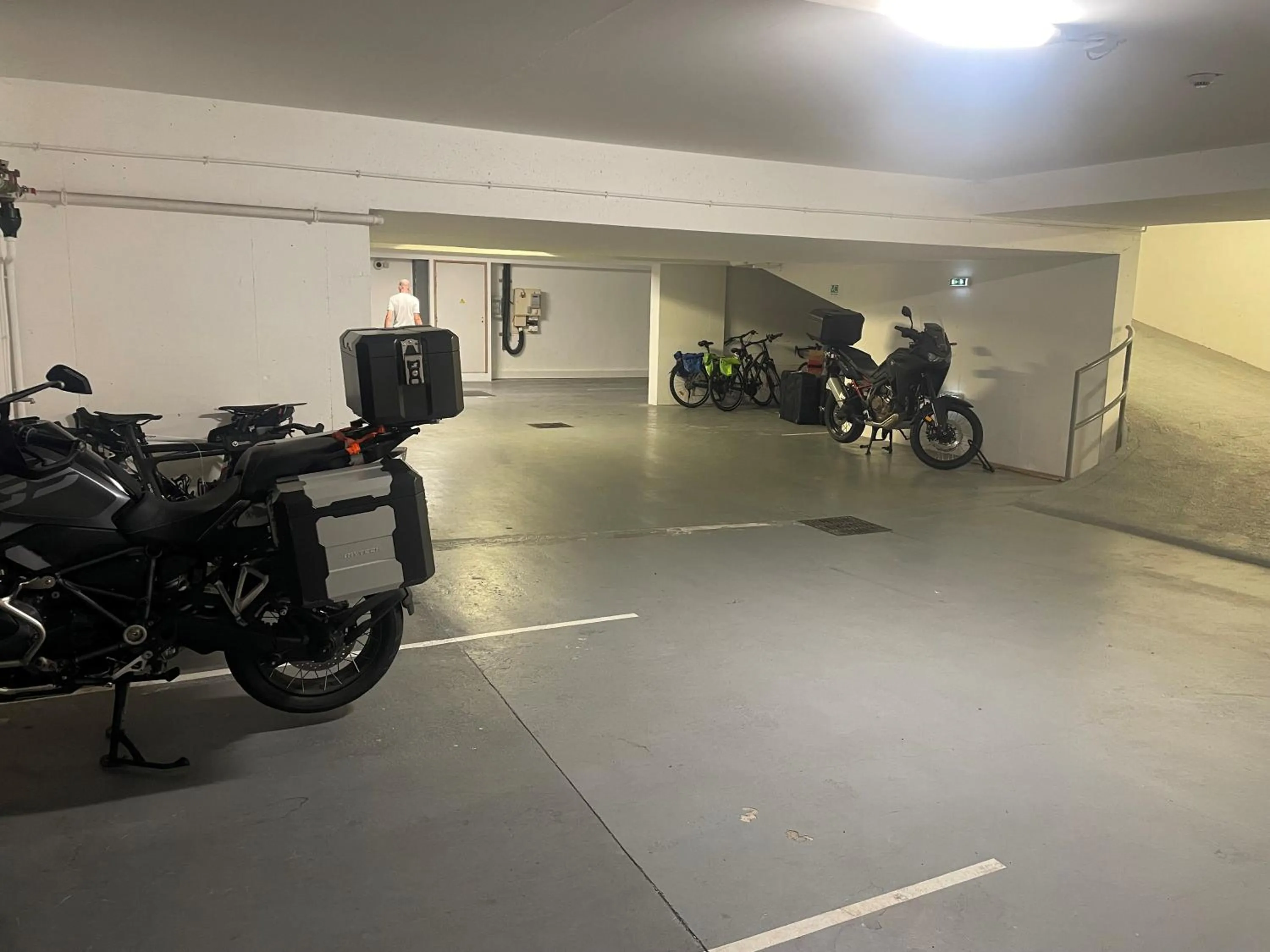 Parking in Hotel Port Toga