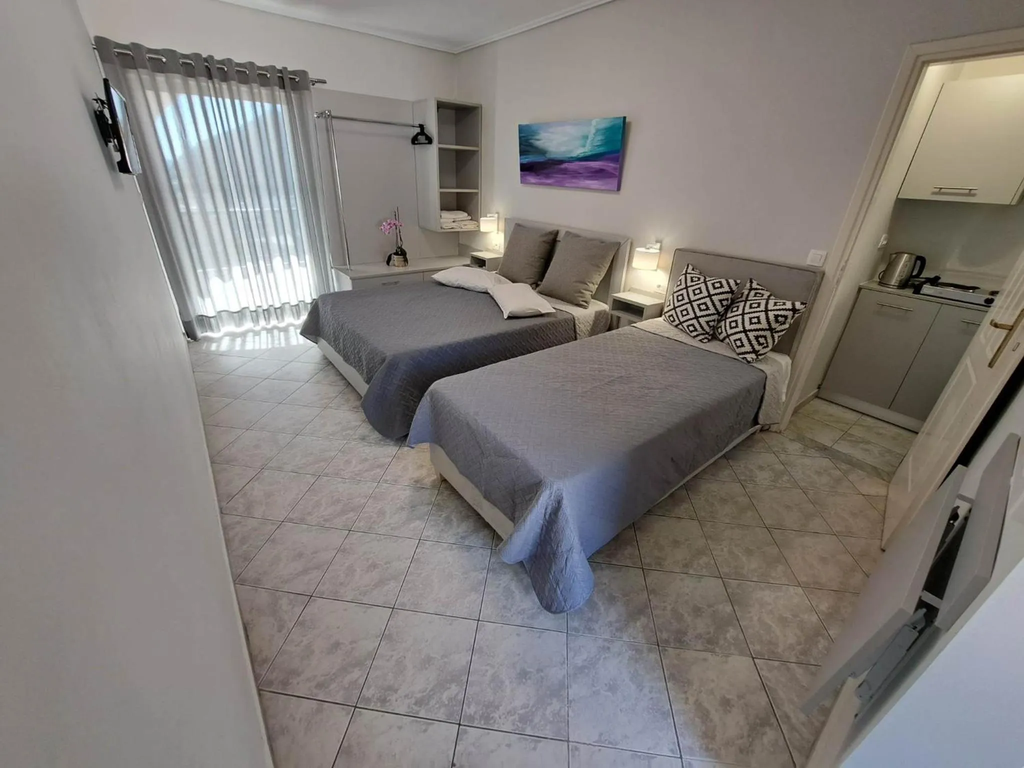 Bedroom, Bed in Aretousa