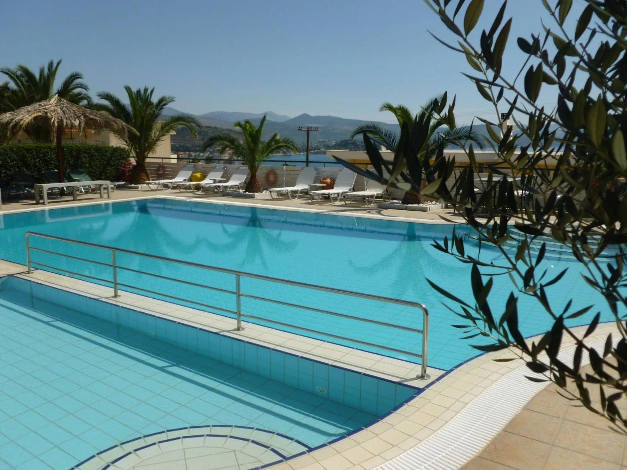 Swimming pool in Aretousa