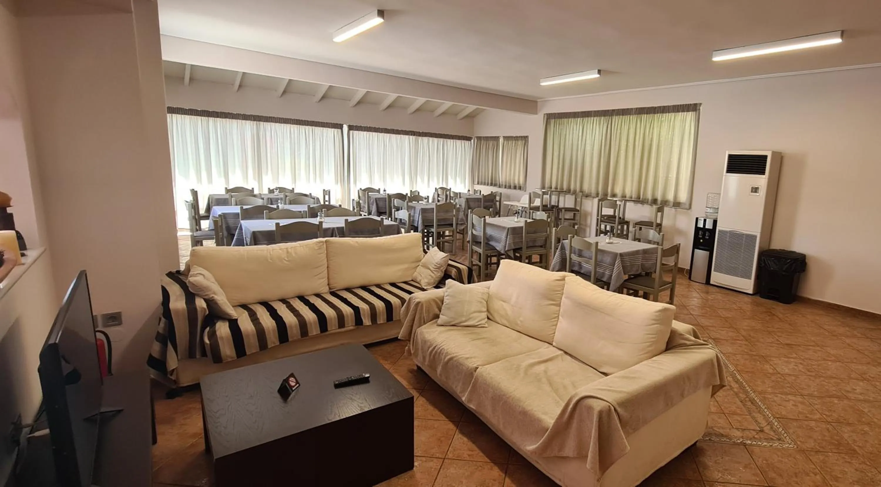 Lobby or reception in Aretousa