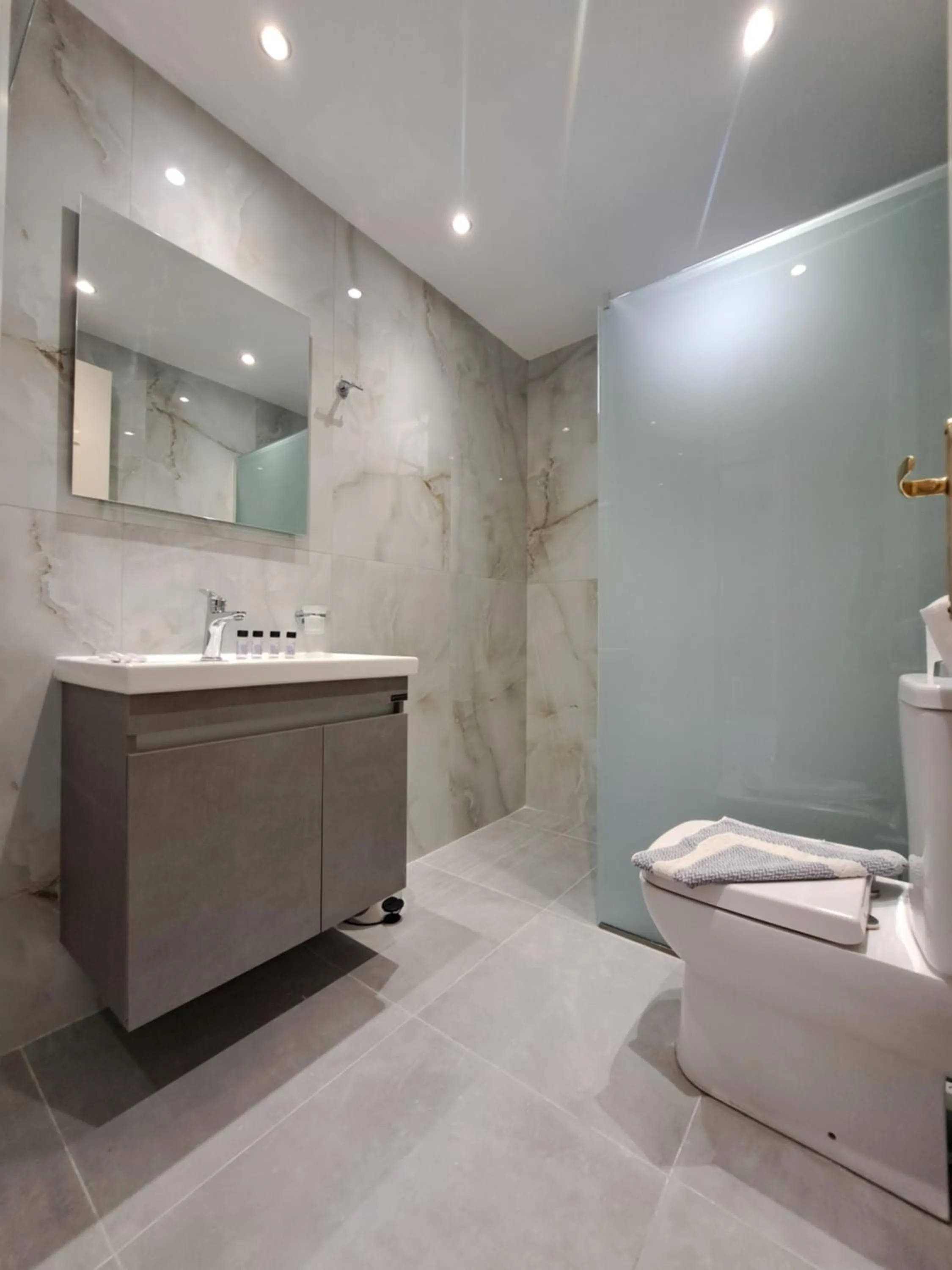 Bathroom in Aretousa