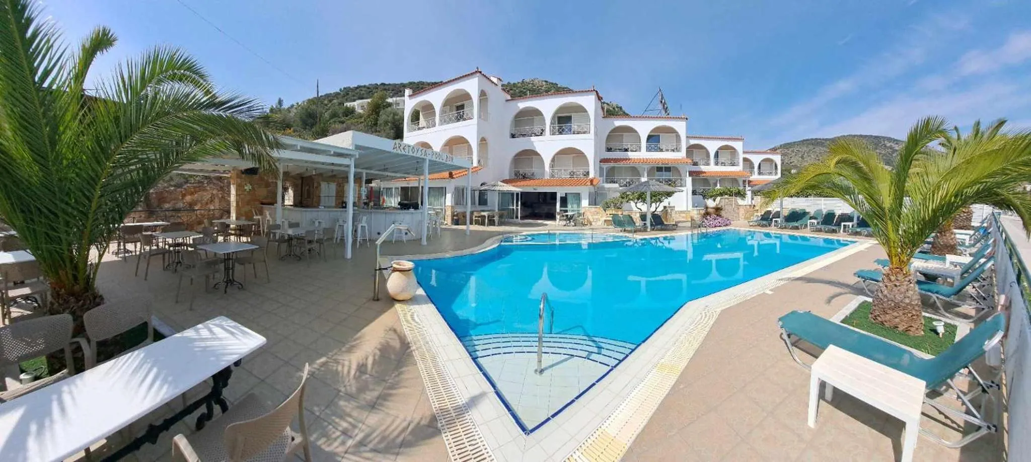 Property building in Aretousa